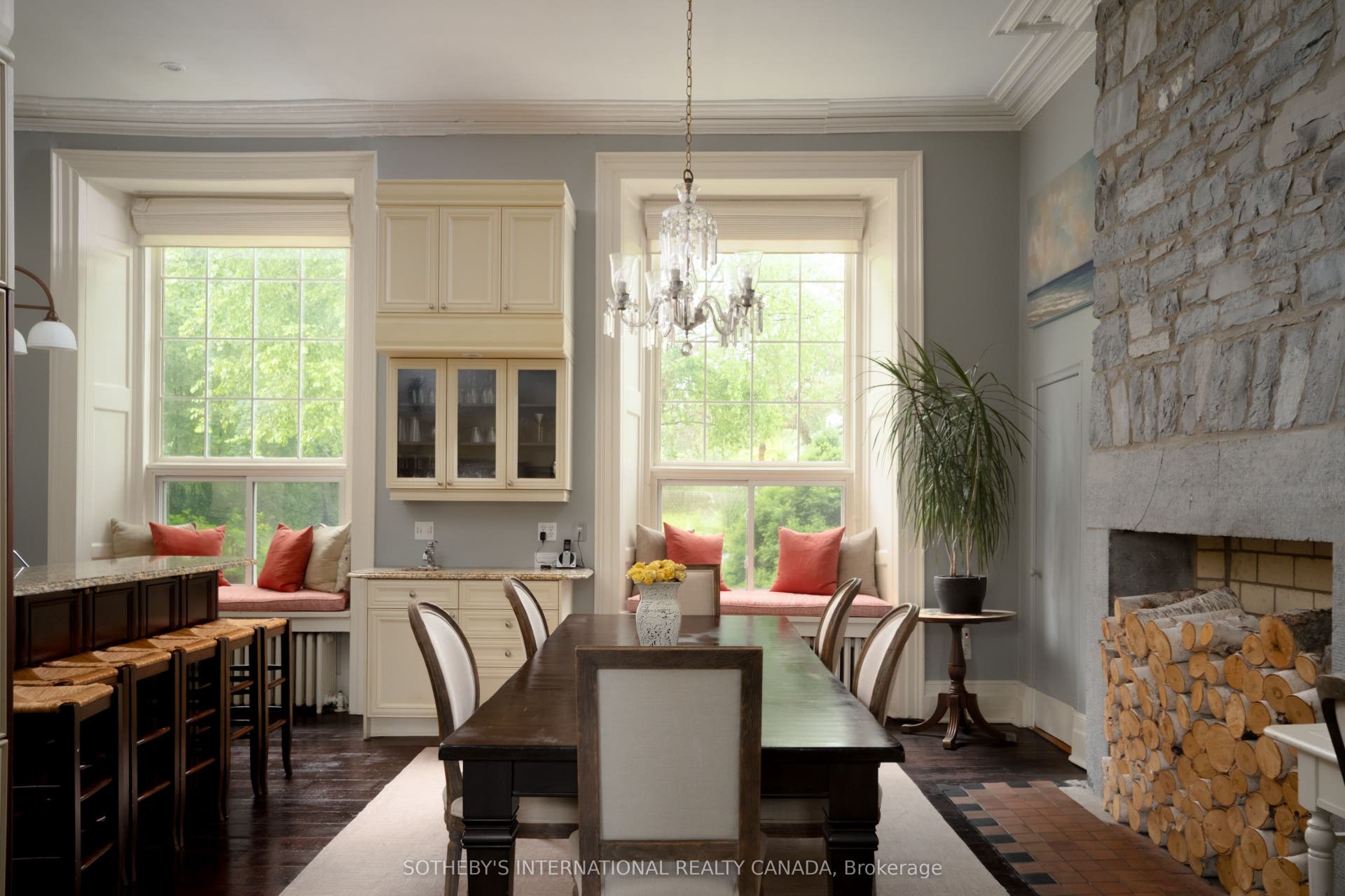 8 Starr Place, Kingston, Frontenac ON K7L 4V1 Whitney Suite