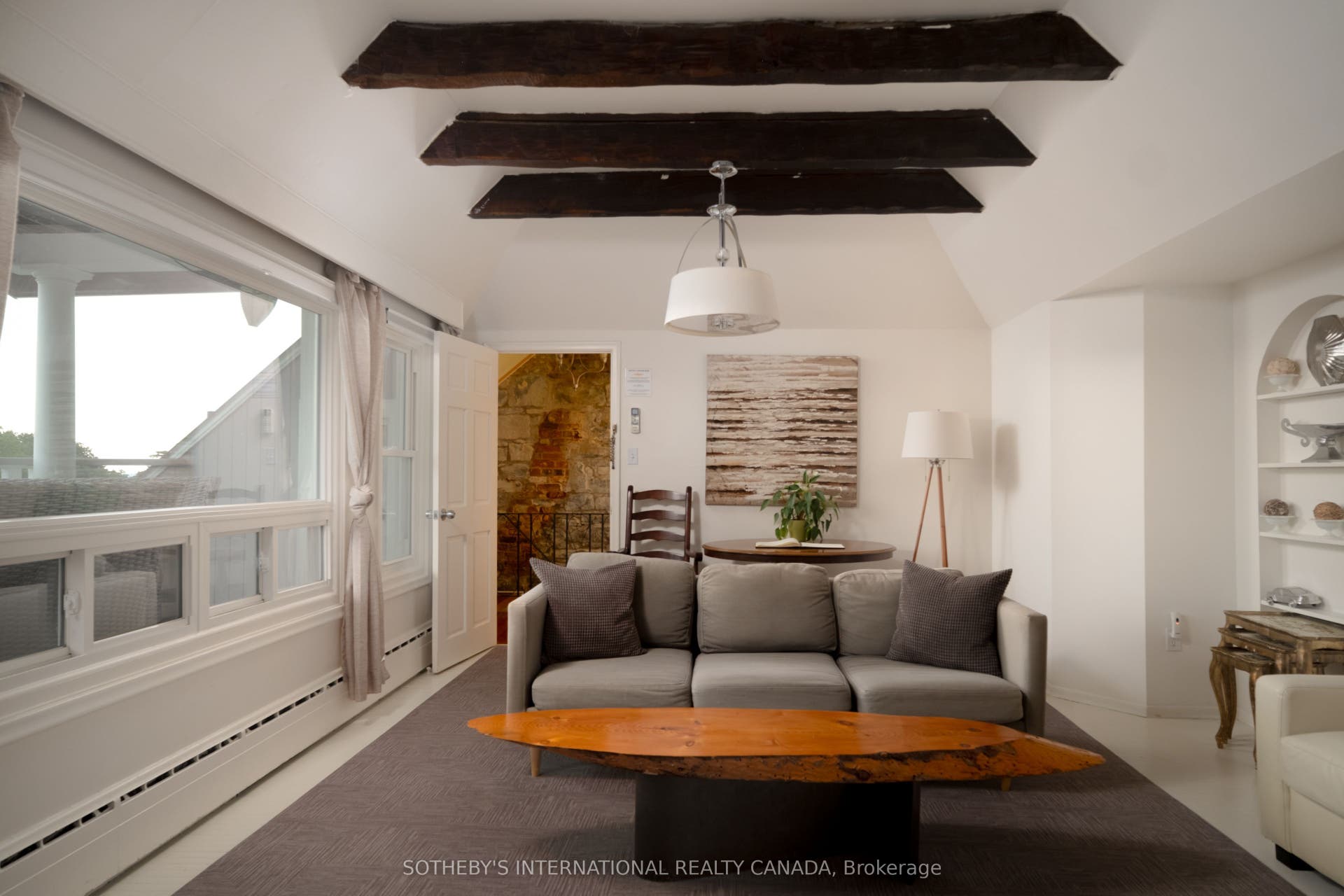 8 Starr Place, Kingston, Frontenac ON K7L 4V1 Penthouse Suite