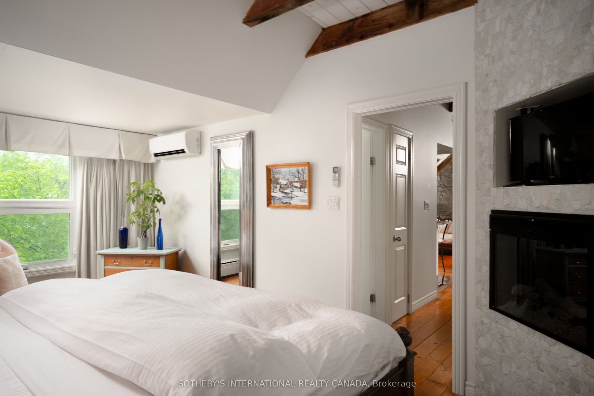 8 Starr Place, Kingston, Frontenac ON K7L 4V1 Penthouse Suite