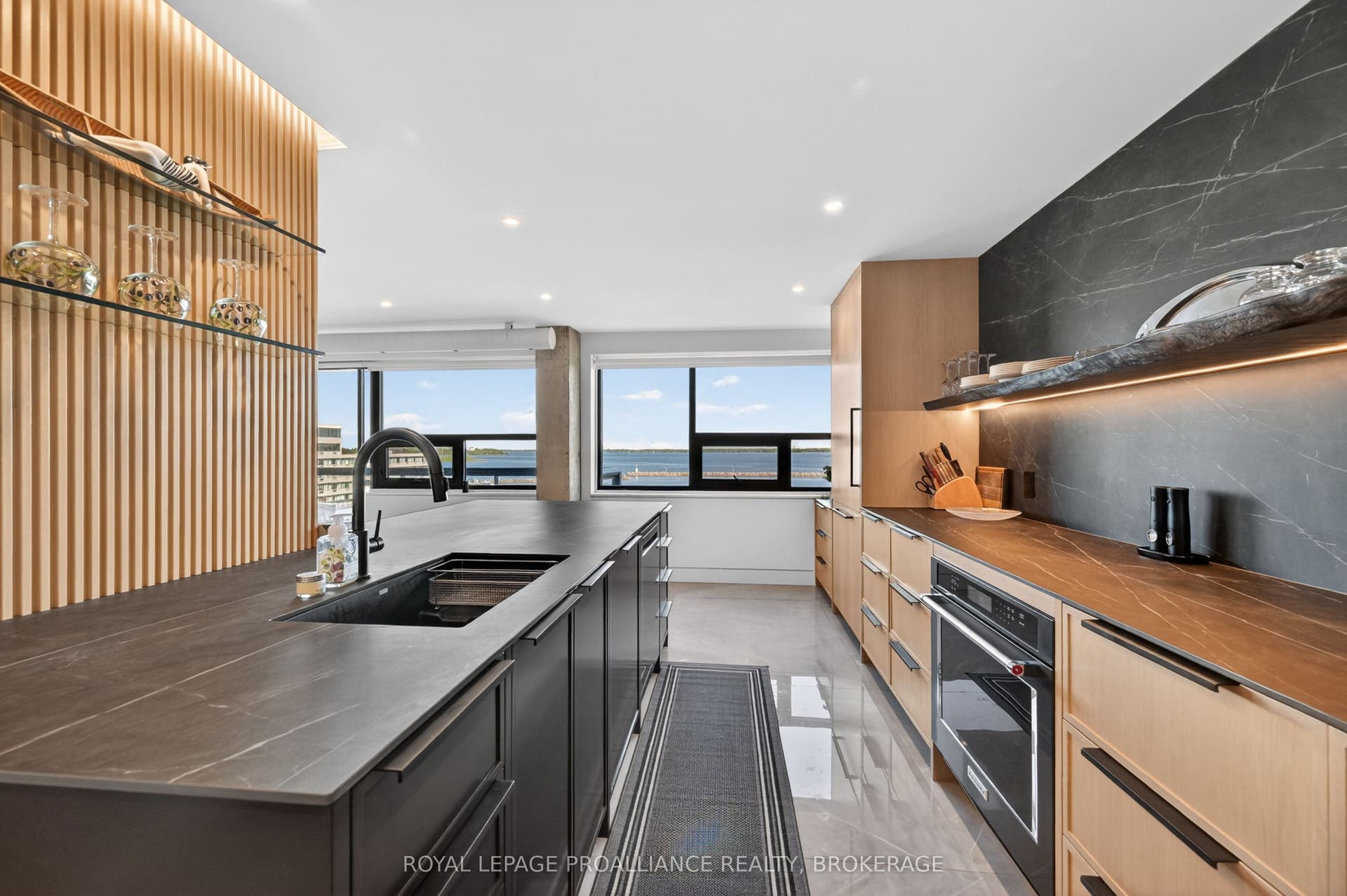 165 Ontario Street, #505, Kingston, Frontenac ON K7L 2Y6
