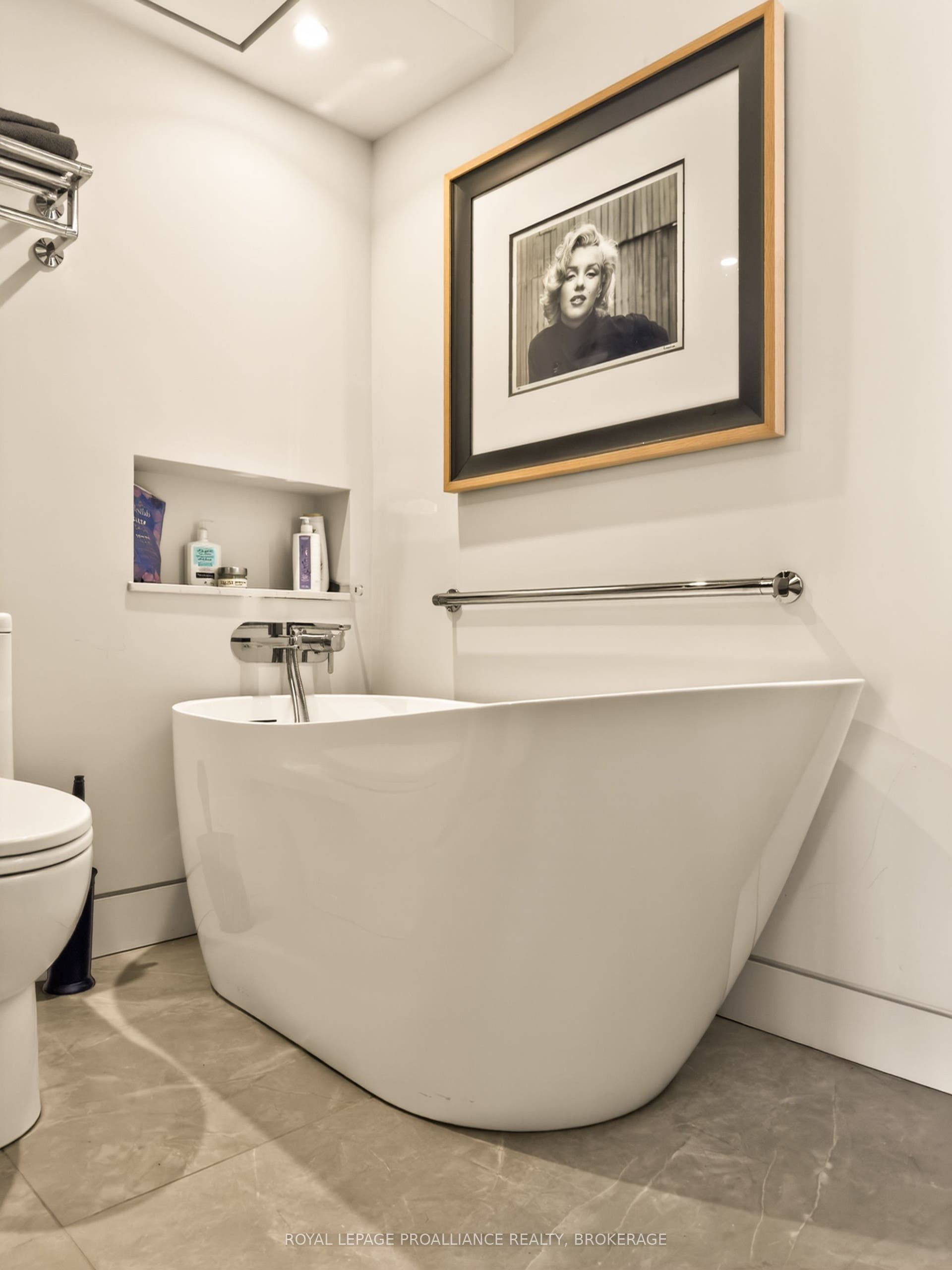 165 Ontario Street, #505, Kingston, Frontenac ON K7L 2Y6