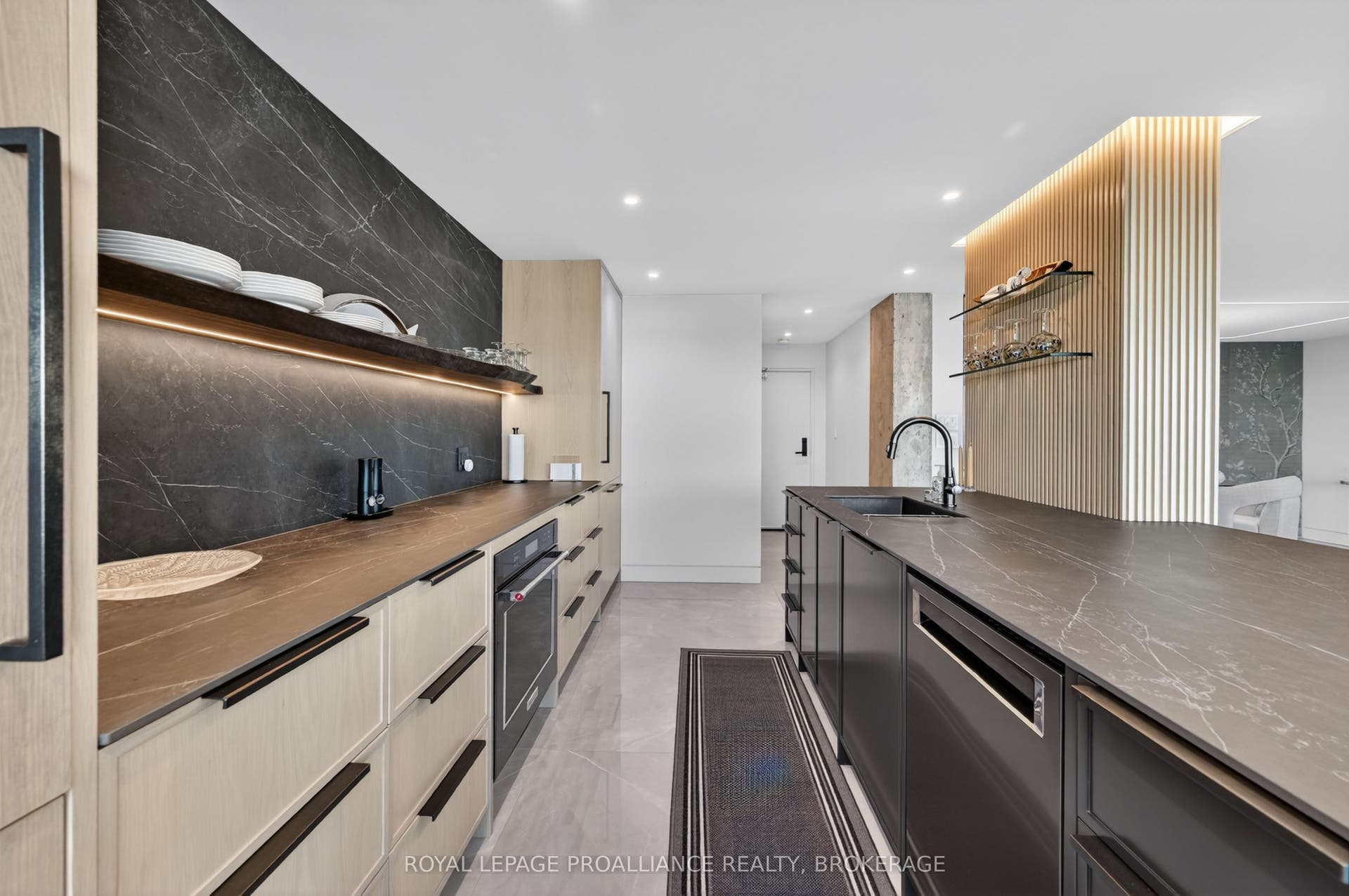 165 Ontario Street, #505, Kingston, Frontenac ON K7L 2Y6
