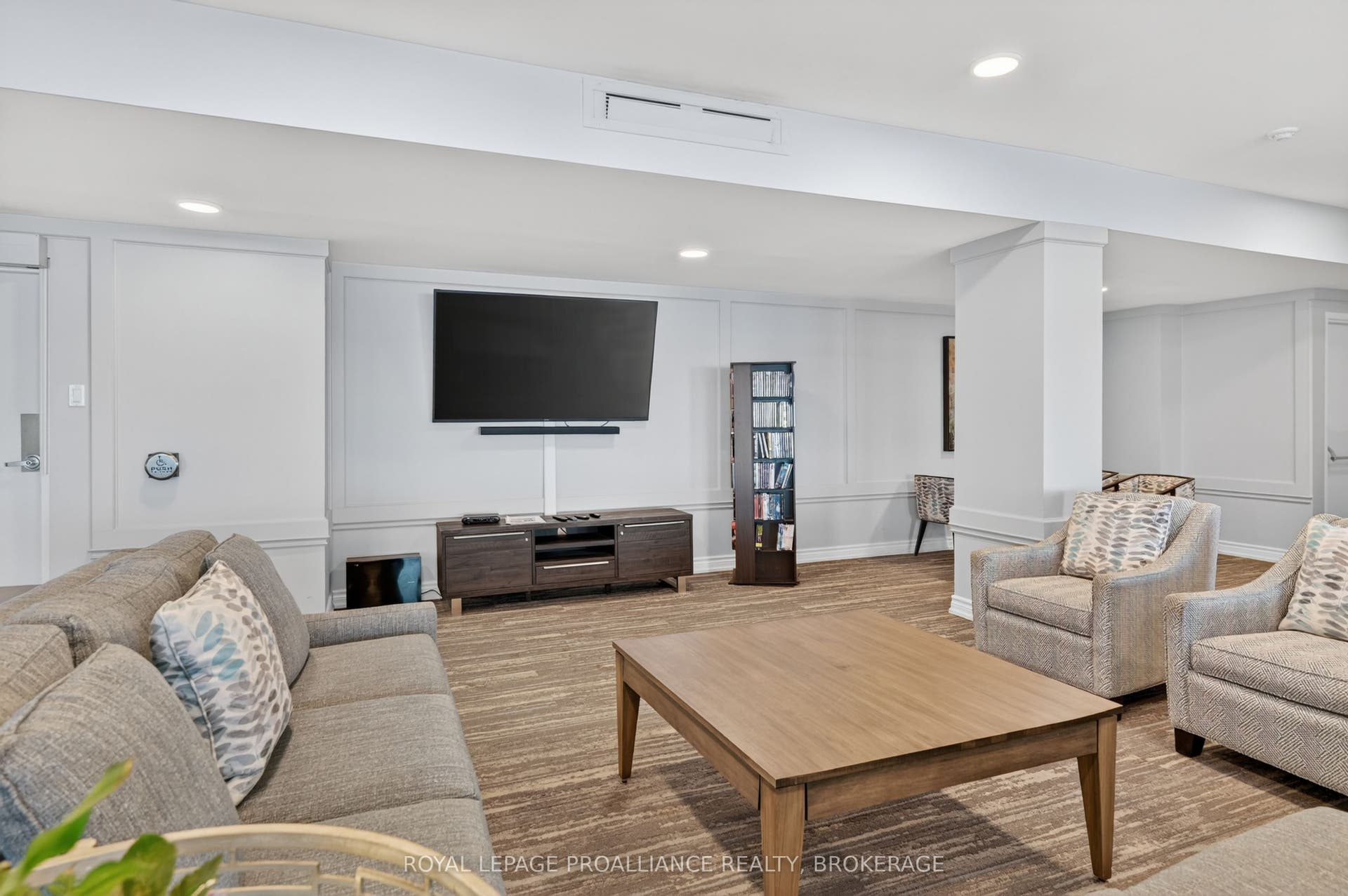 165 Ontario Street, #505, Kingston, Frontenac ON K7L 2Y6