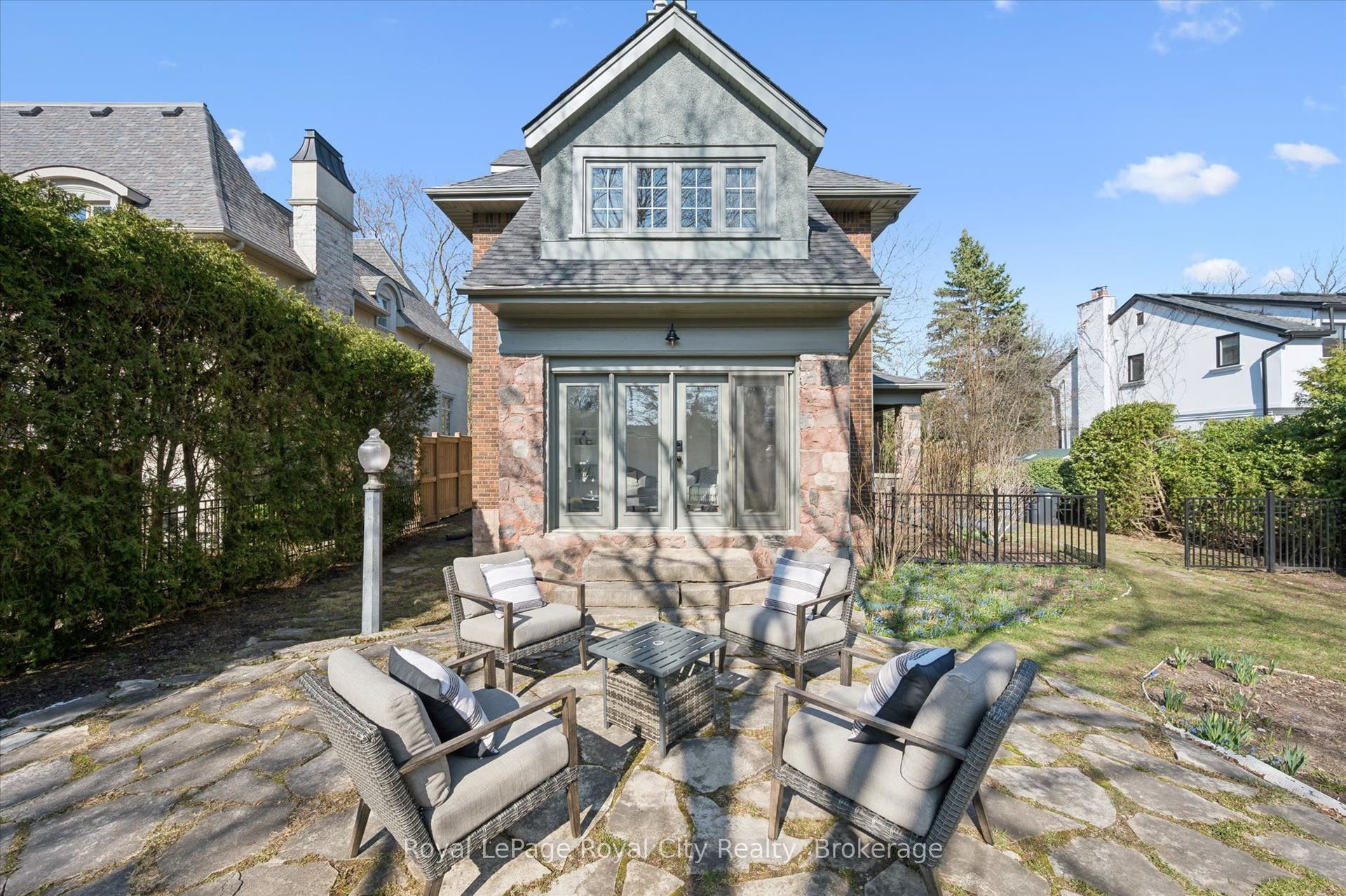 87 University Avenue W, Guelph, Wellington ON N1G 1P1 87 University Avenue W, Guelph, Wellington ON N1G 1P1