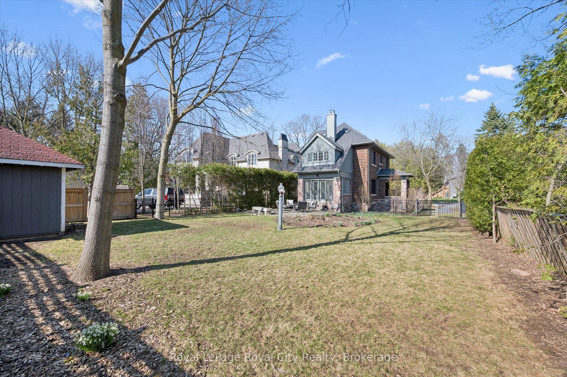 87 University Avenue W, Guelph, Wellington ON N1G 1P1 87 University Avenue W, Guelph, Wellington ON N1G 1P1