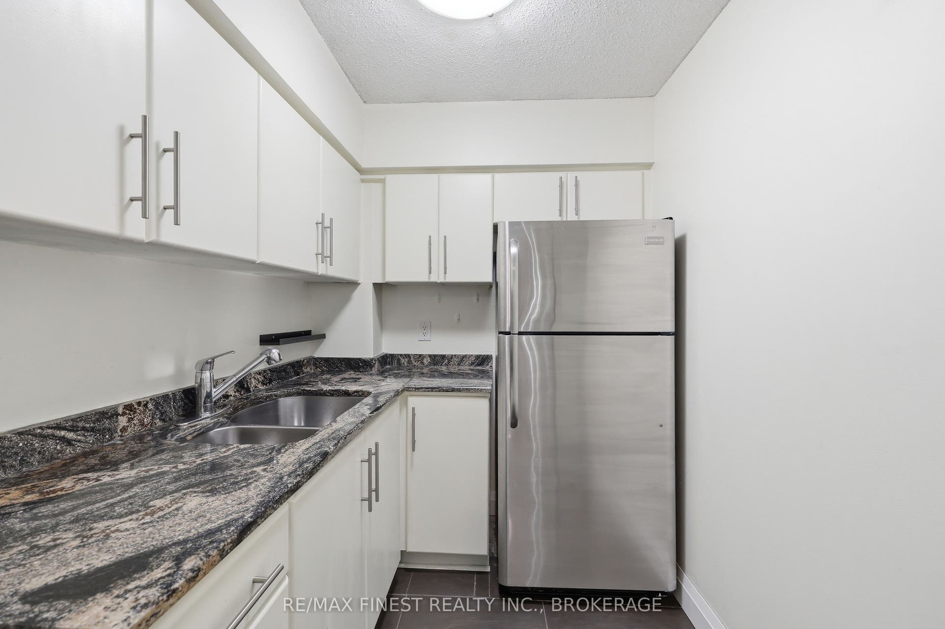 745 Davis Drive, #101, Kingston, Frontenac ON K7M 8J4 745 Davis Drive, #101, Kingston, Frontenac ON K7M 8J4