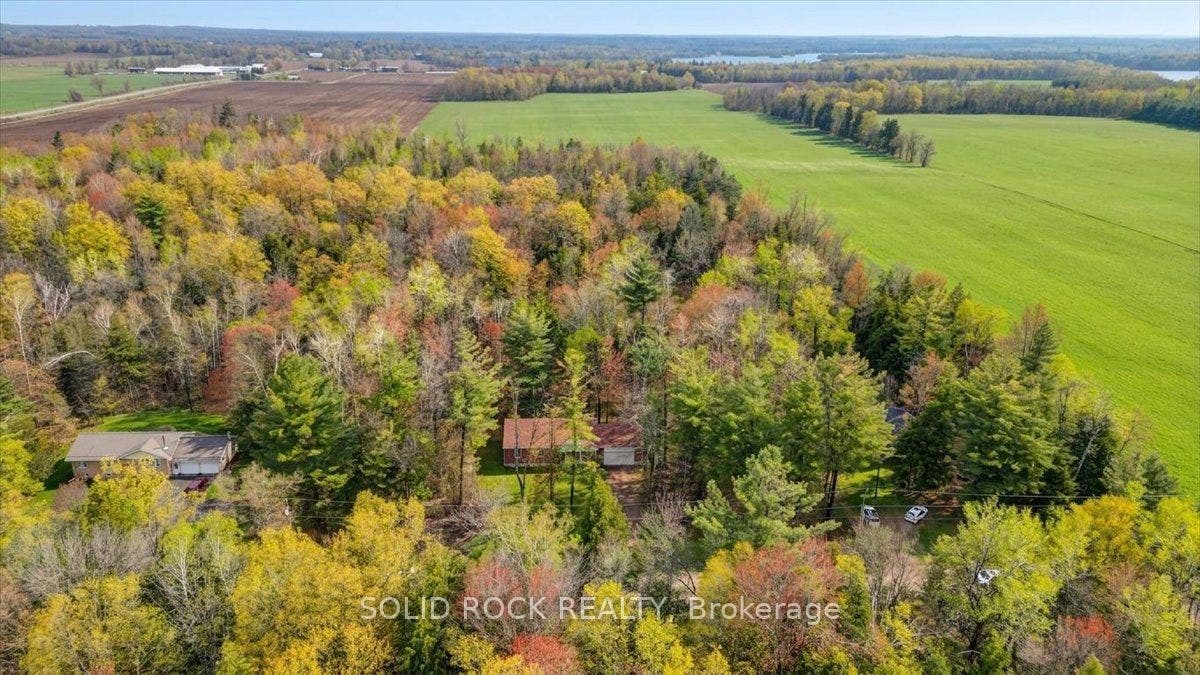 1 Acre Lot - Lots of Privacy