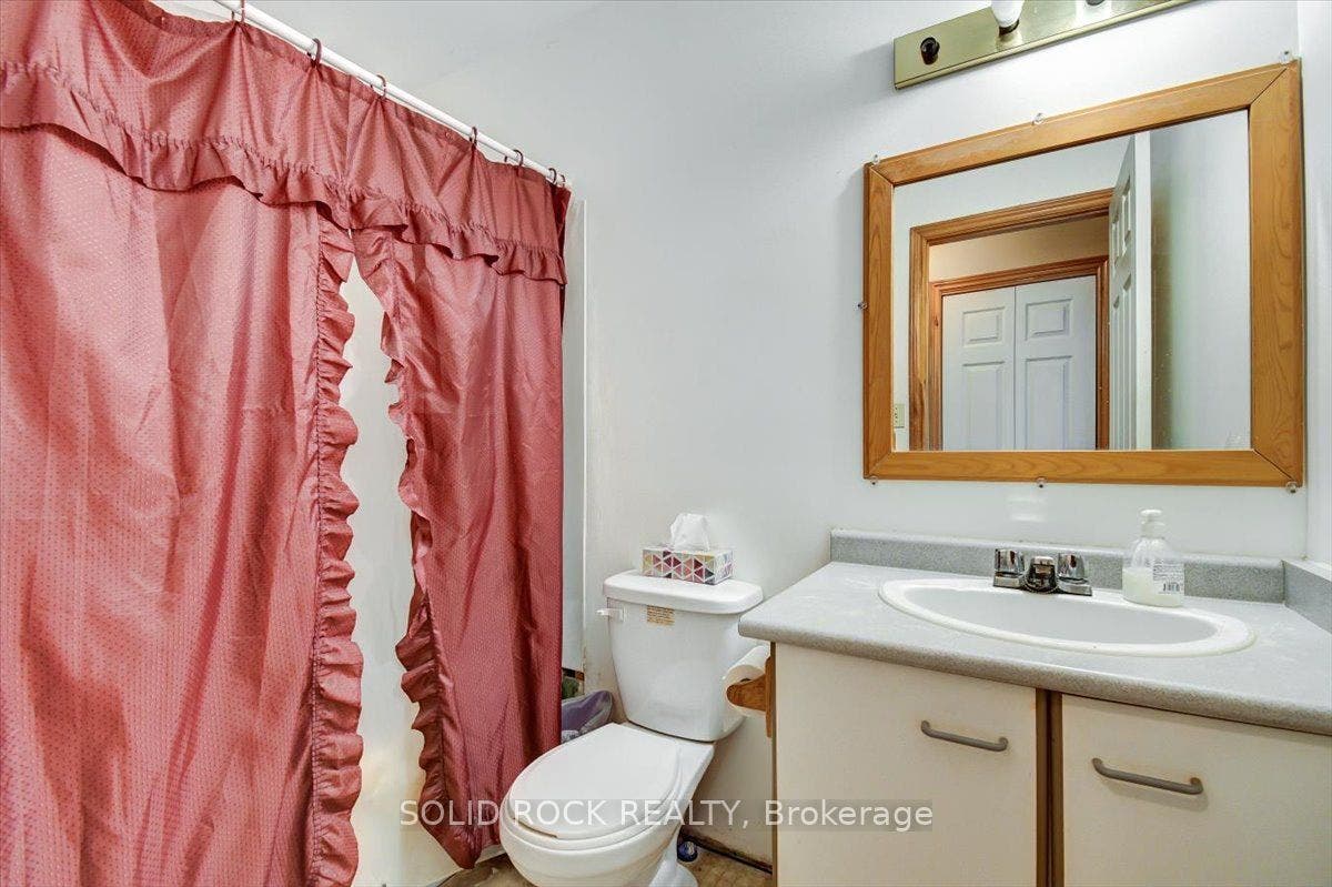 Main Bathroom 4 Pce