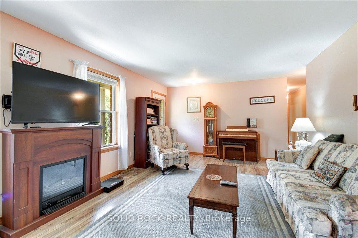 Spacious Living  Room