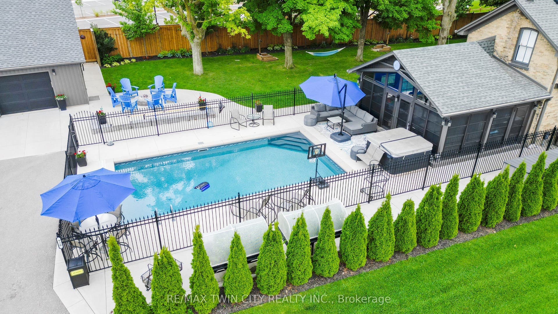 920 Orr Court, Kitchener, Waterloo ON N2R 1R4 920 Orr Court, Kitchener, Waterloo ON N2R 1R4