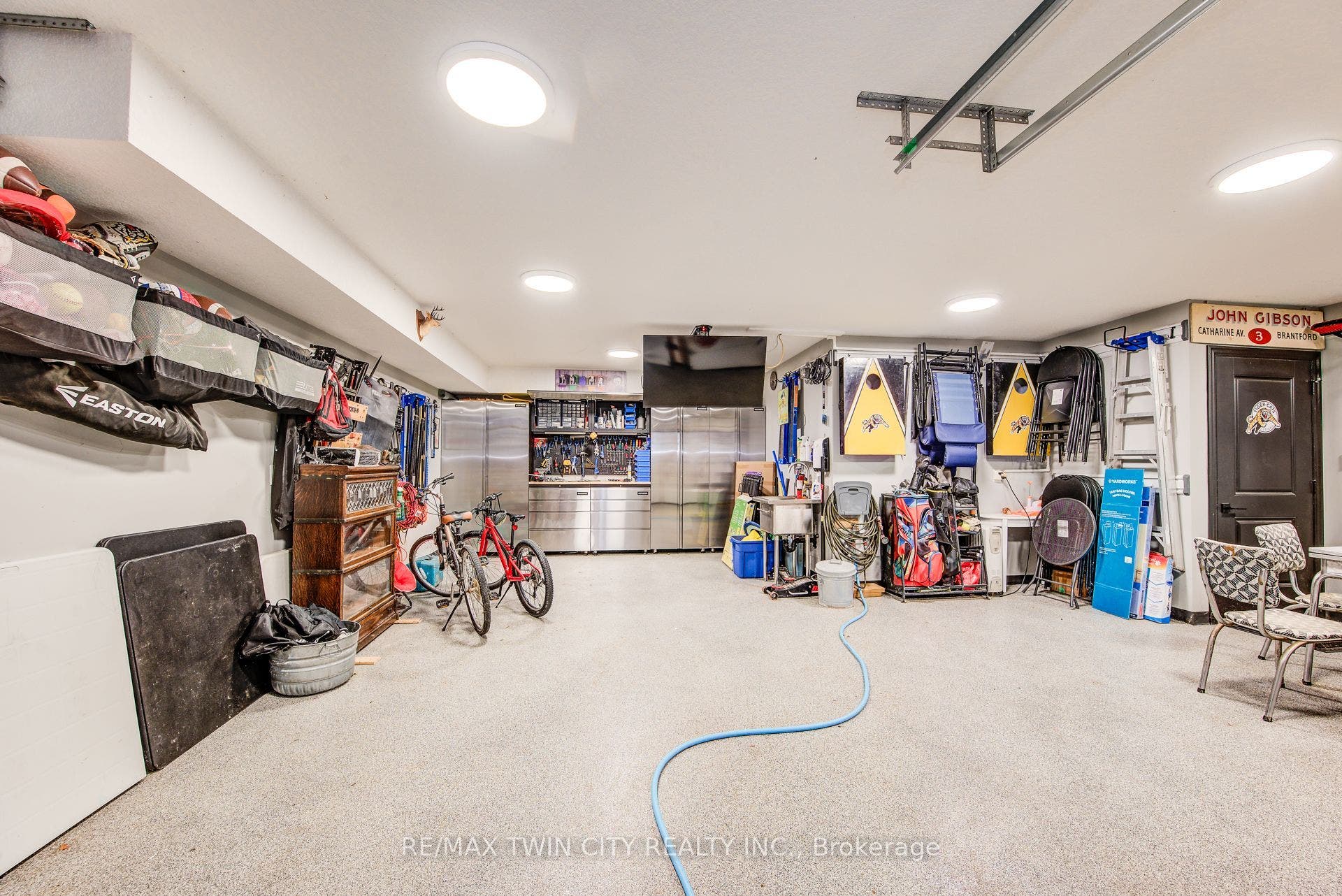 920 Orr Court, Kitchener, Waterloo ON N2R 1R4 920 Orr Court, Kitchener, Waterloo ON N2R 1R4