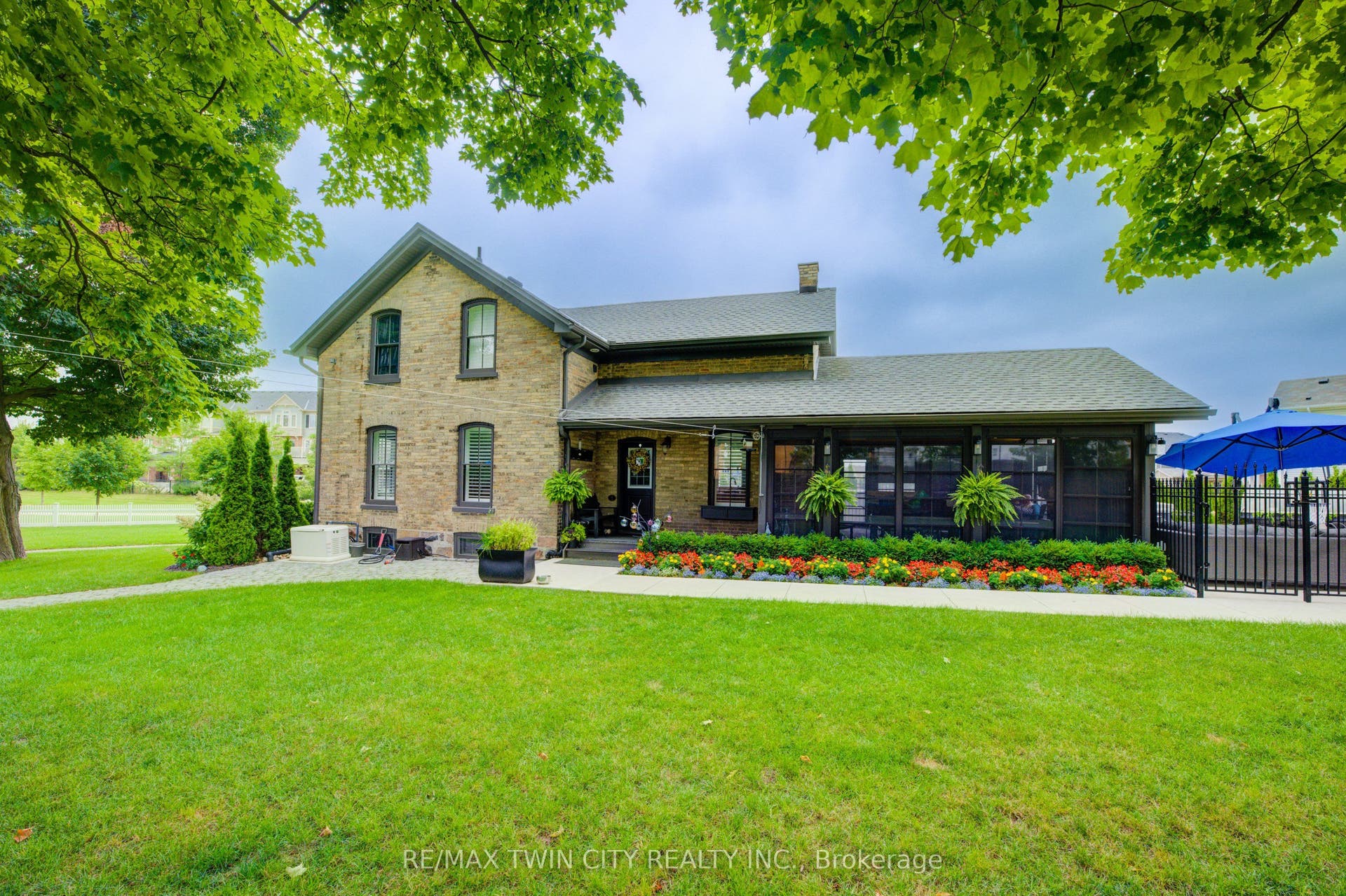 920 Orr Court, Kitchener, Waterloo ON N2R 1R4 920 Orr Court, Kitchener, Waterloo ON N2R 1R4