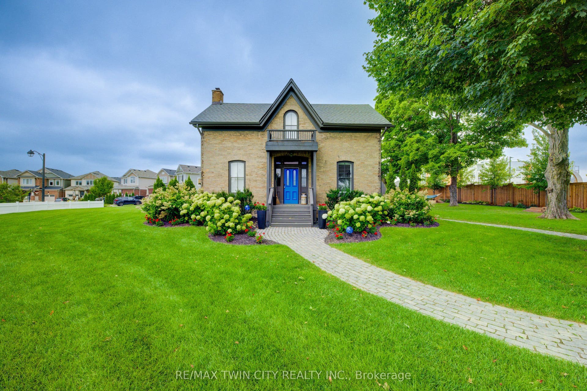 920 Orr Court, Kitchener, Waterloo ON N2R 1R4 920 Orr Court, Kitchener, Waterloo ON N2R 1R4