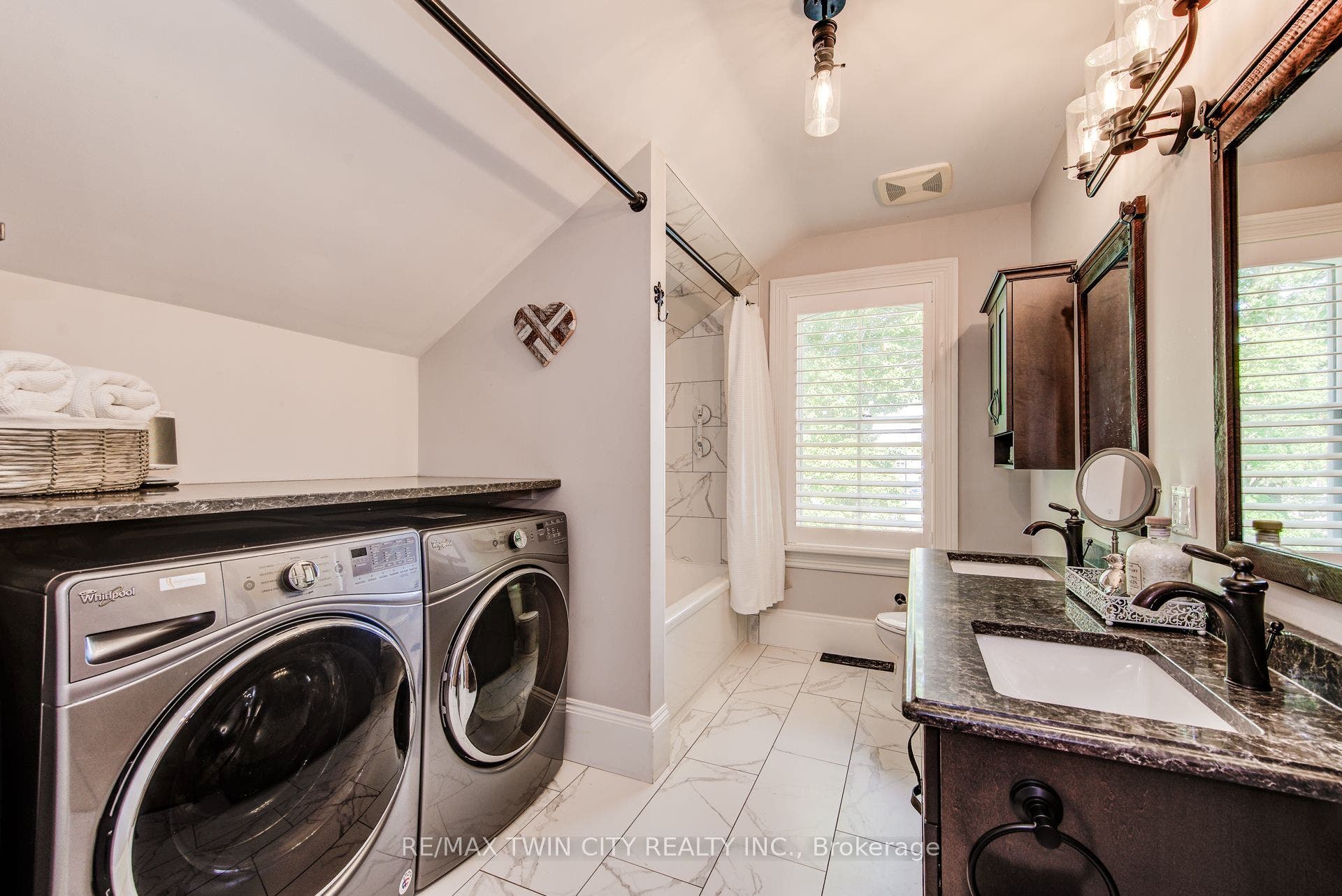 920 Orr Court, Kitchener, Waterloo ON N2R 1R4 920 Orr Court, Kitchener, Waterloo ON N2R 1R4