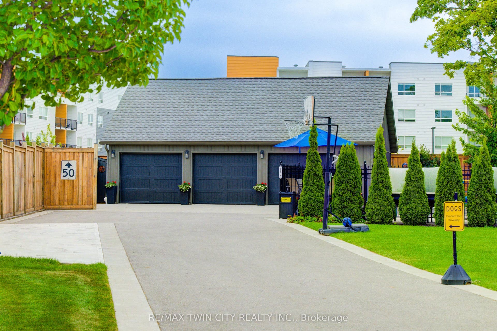 920 Orr Court, Kitchener, Waterloo ON N2R 1R4 920 Orr Court, Kitchener, Waterloo ON N2R 1R4