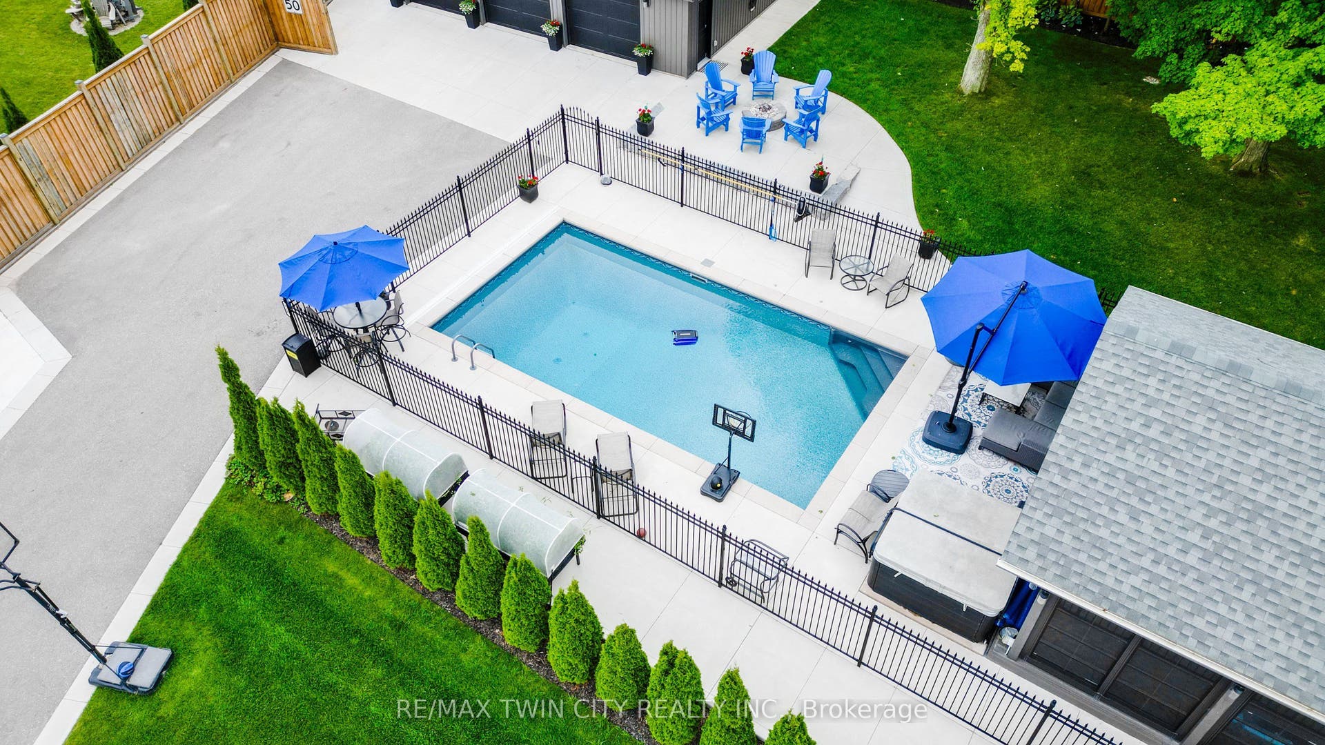 920 Orr Court, Kitchener, Waterloo ON N2R 1R4 920 Orr Court, Kitchener, Waterloo ON N2R 1R4