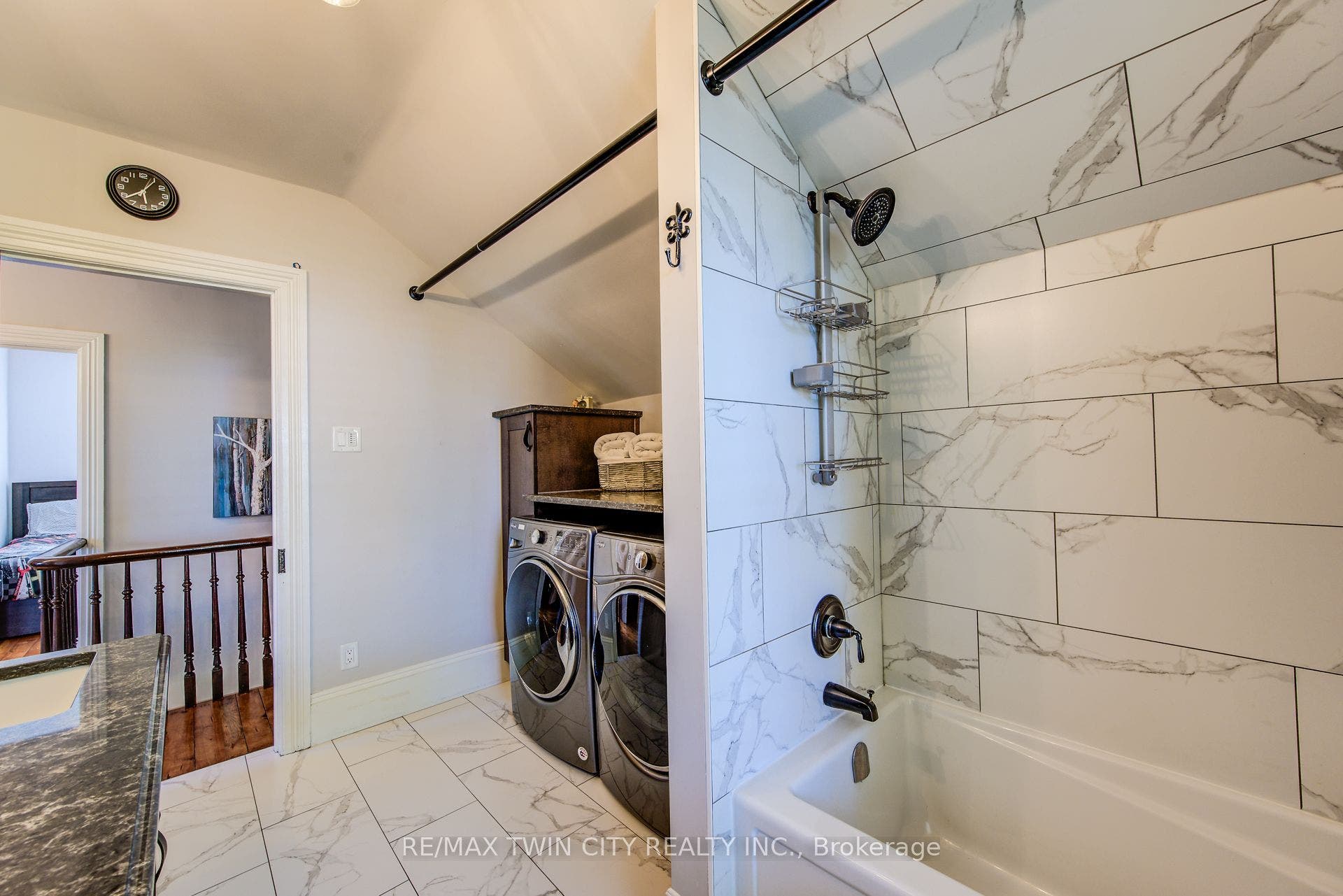 920 Orr Court, Kitchener, Waterloo ON N2R 1R4 920 Orr Court, Kitchener, Waterloo ON N2R 1R4