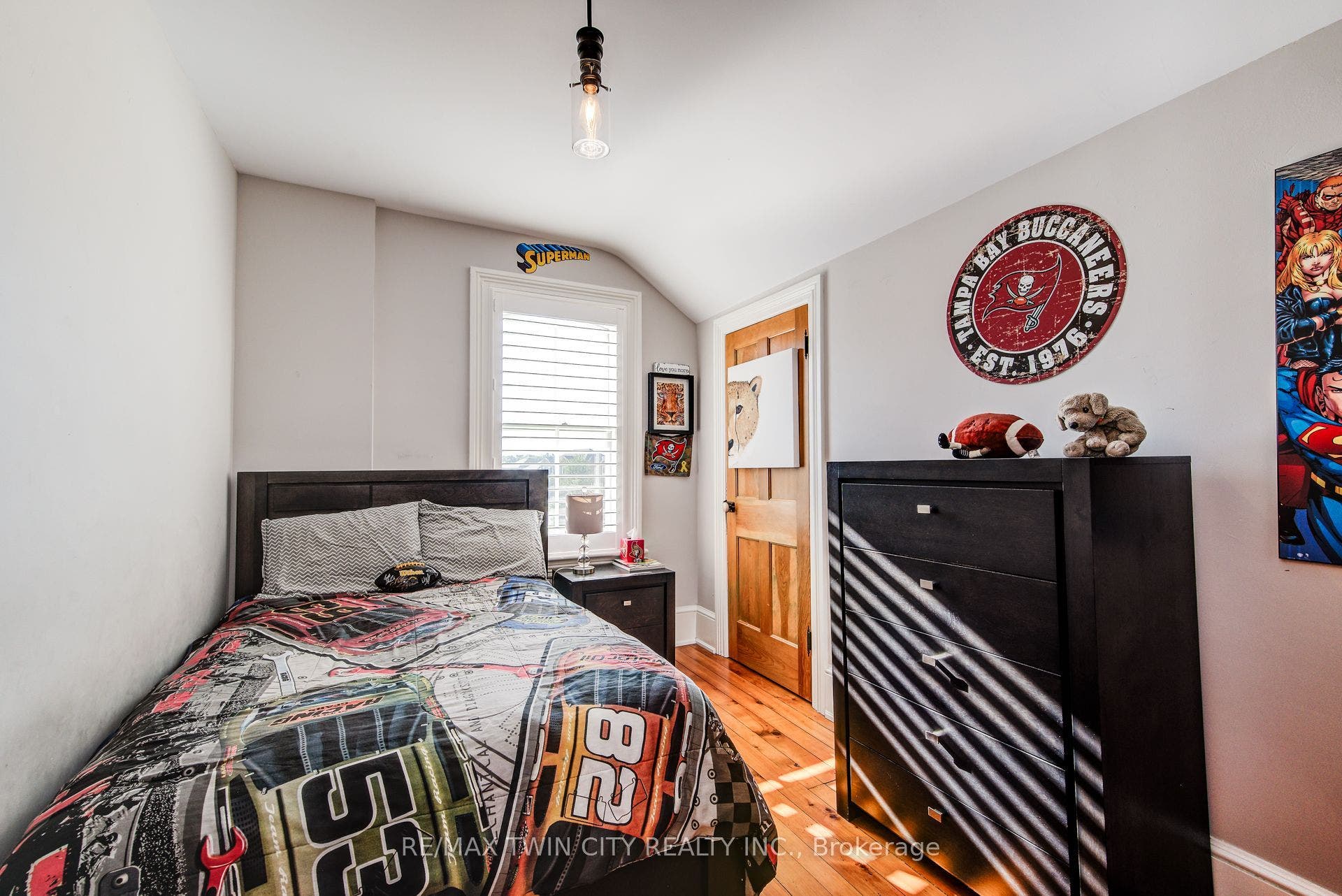 920 Orr Court, Kitchener, Waterloo ON N2R 1R4 920 Orr Court, Kitchener, Waterloo ON N2R 1R4