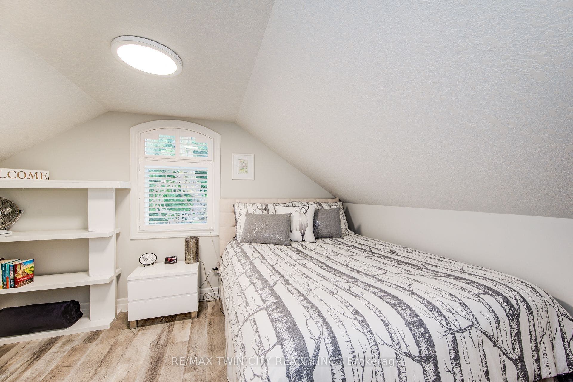 920 Orr Court, Kitchener, Waterloo ON N2R 1R4 920 Orr Court, Kitchener, Waterloo ON N2R 1R4