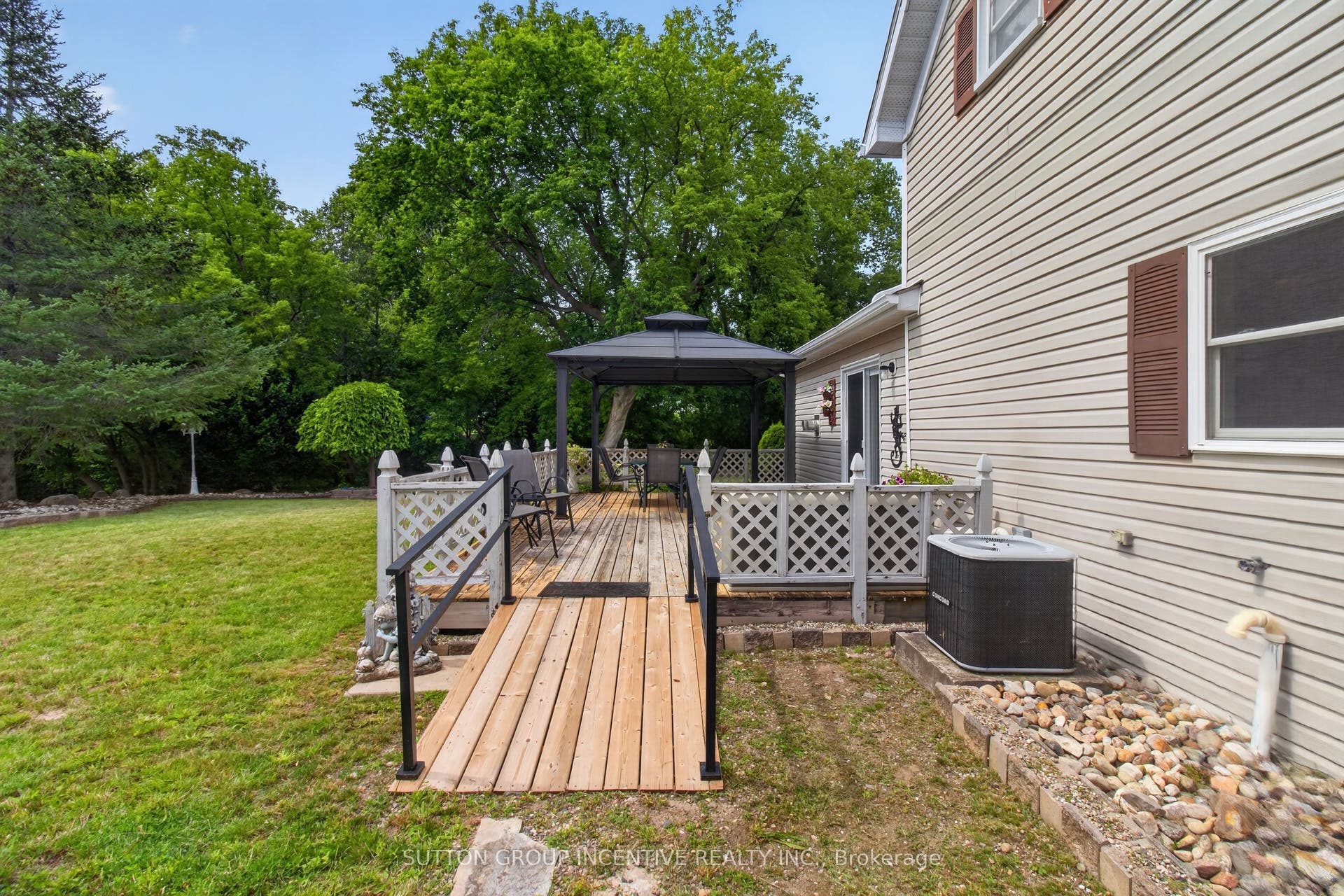 190 Bartholomew Street, Brockville, Leeds And Grenville ON K6V 2S6