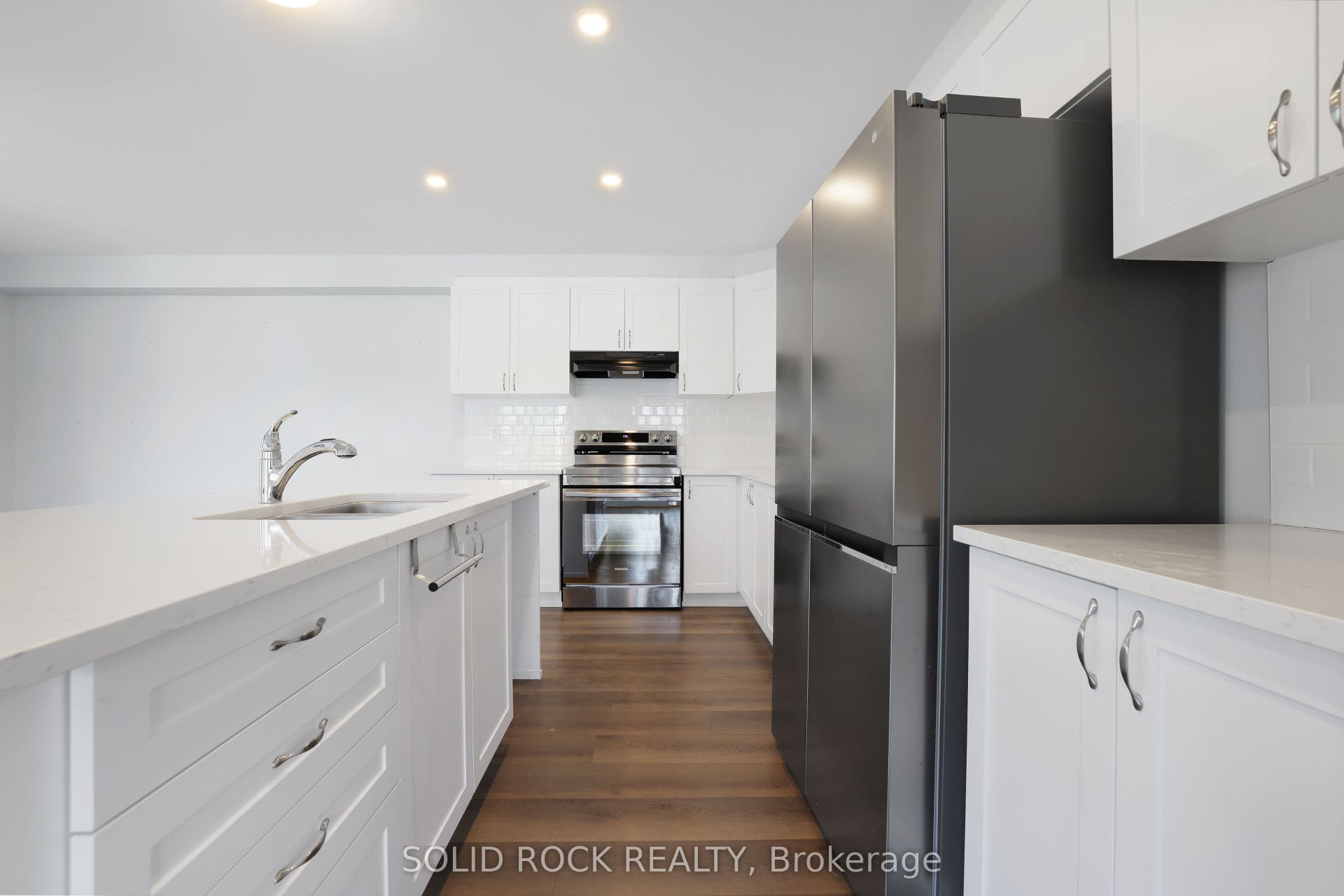 320 MEYNELL Road, Stittsville - Munster - Richmond, Ottawa ON K0A 2Z0 320 MEYNELL Road, Stittsville - Munster - Richmond, Ottawa ON K0A 2Z0