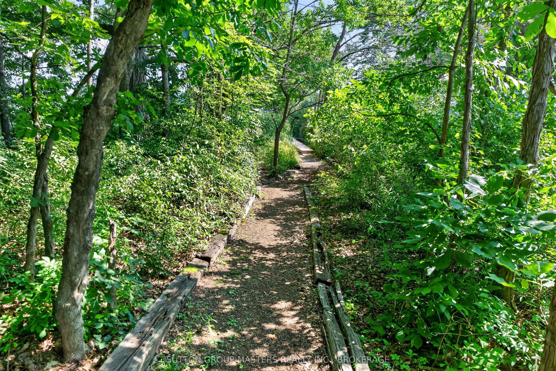 1687 Harten Lane, Kingston, Frontenac ON K7L 4V1 Follow your path from the deck to the water...