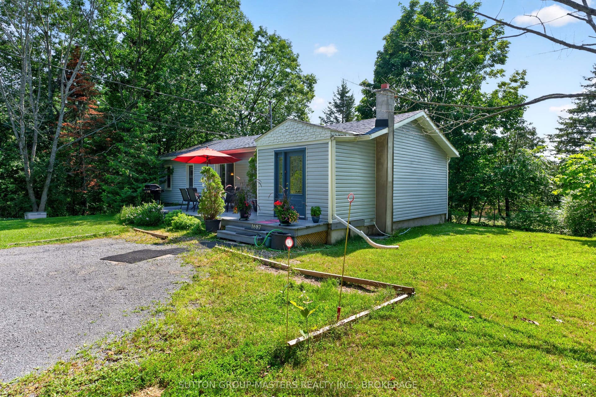 1687 Harten Lane, Kingston, Frontenac ON K7L 4V1 ...from every angle!