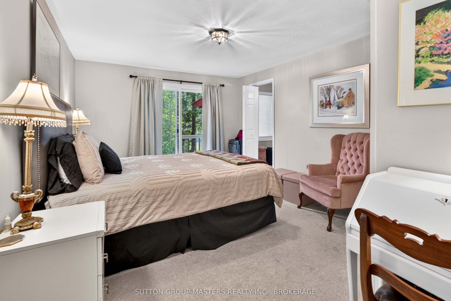 1687 Harten Lane, Kingston, Frontenac ON K7L 4V1 Primary bedroom with walkout, and ensuite/laundry.
