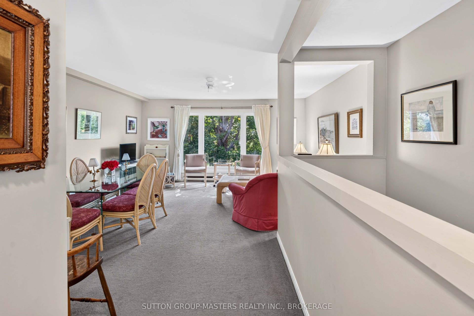 1687 Harten Lane, Kingston, Frontenac ON K7L 4V1 Your living room & dining room are off the foyer.
