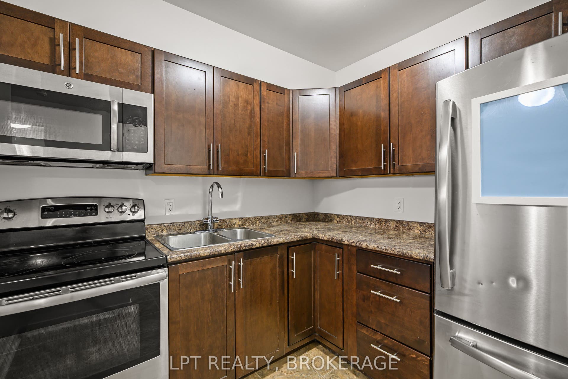 310 Kingsdale Avenue, #107, Kingston, Frontenac ON K7M 8S1 310 Kingsdale Avenue, #107, Kingston, Frontenac ON K7M 8S1