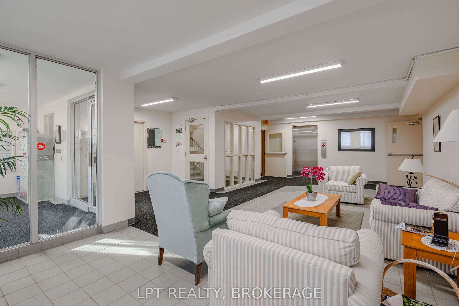 310 Kingsdale Avenue, #107, Kingston, Frontenac ON K7M 8S1 310 Kingsdale Avenue, #107, Kingston, Frontenac ON K7M 8S1