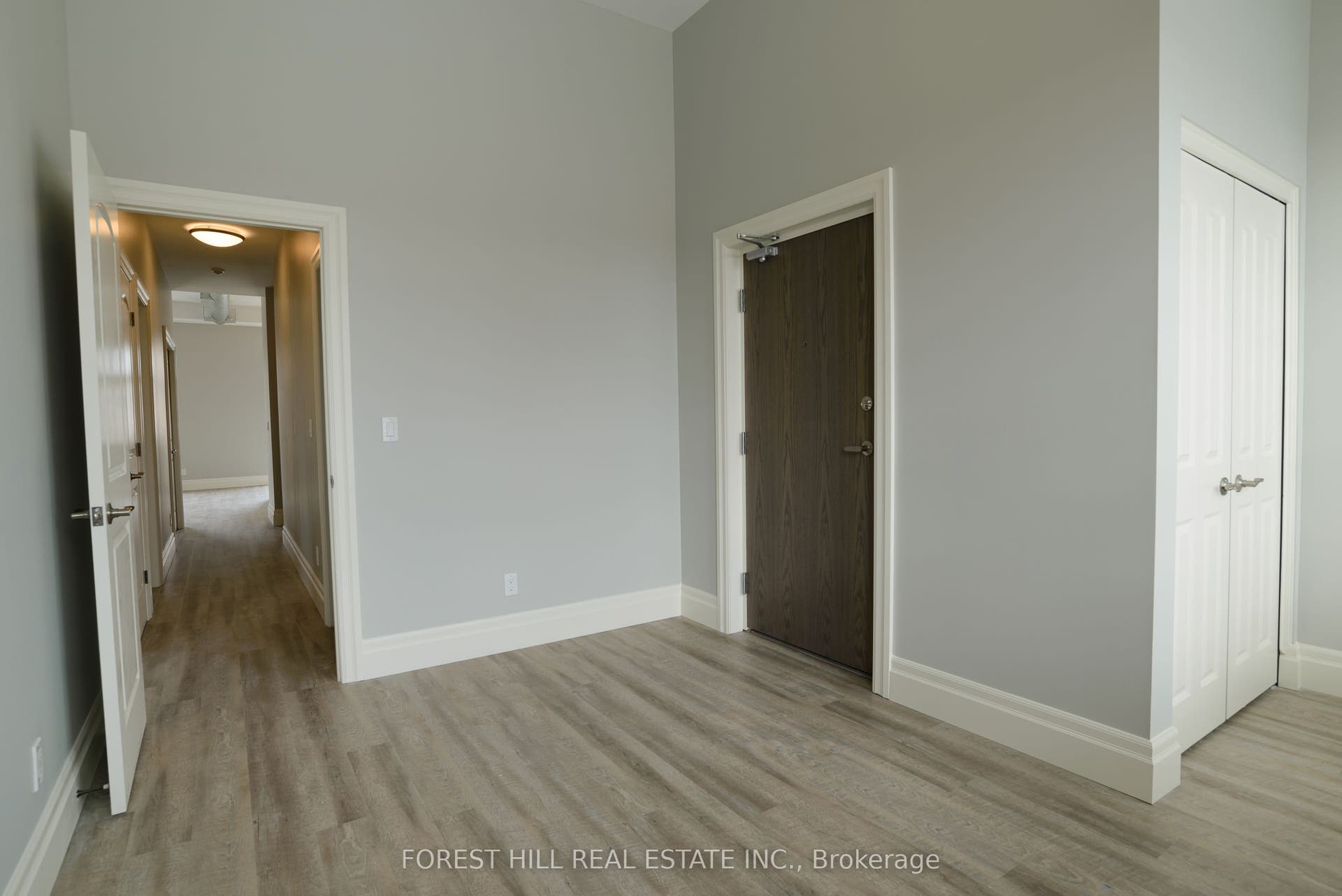 32 Water Street N, #201, Cambridge, Waterloo ON N1R 3B1 32 Water Street N, #201, Cambridge, Waterloo ON N1R 3B1