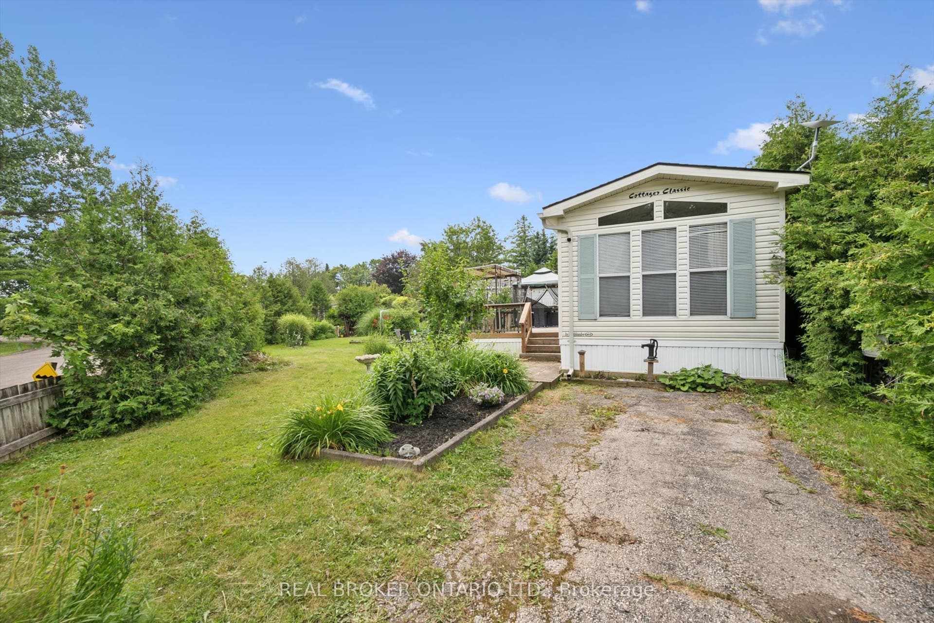 218 Beach Road, Centre Wellington, Wellington ON N1M 2W5 218 Beach Road, Centre Wellington, Wellington ON N1M 2W5