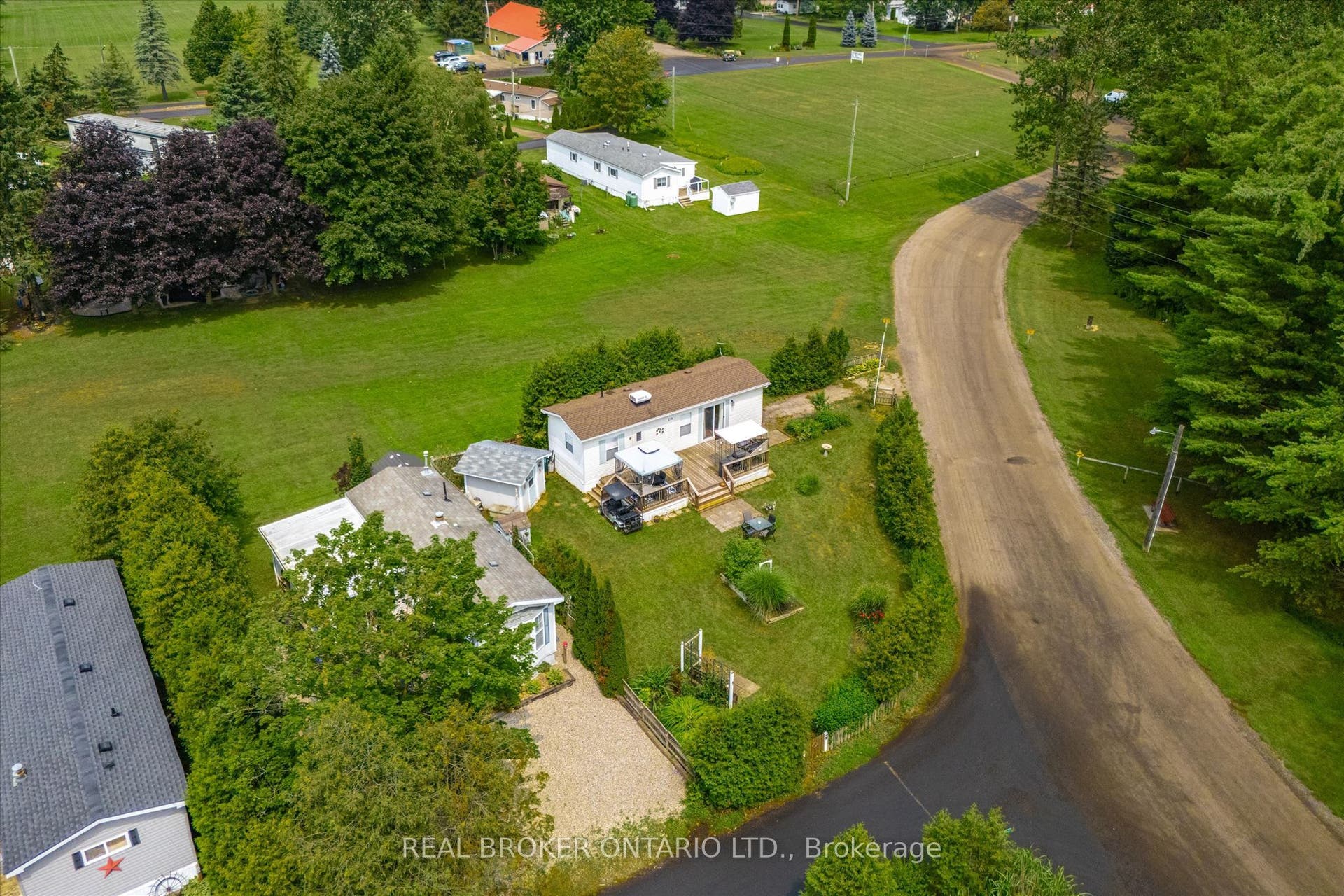 218 Beach Road, Centre Wellington, Wellington ON N1M 2W5 218 Beach Road, Centre Wellington, Wellington ON N1M 2W5