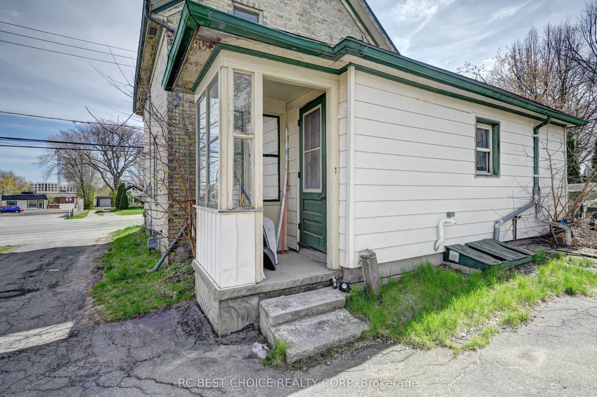 263-265 Mill Street, Kitchener, Waterloo ON N2M 3R4 263-265 Mill Street, Kitchener, Waterloo ON N2M 3R4