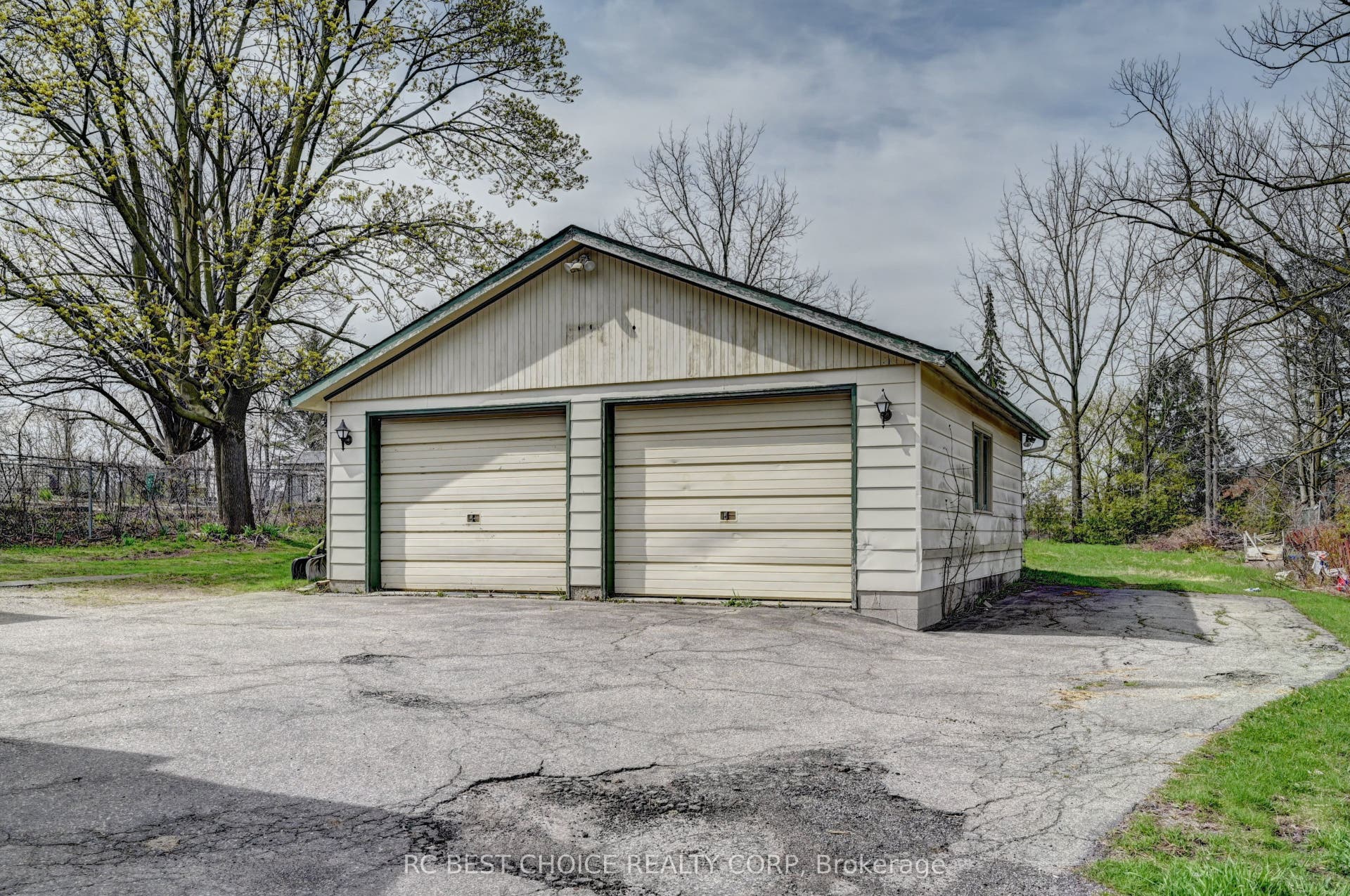 263-265 Mill Street, Kitchener, Waterloo ON N2M 3R4 263-265 Mill Street, Kitchener, Waterloo ON N2M 3R4