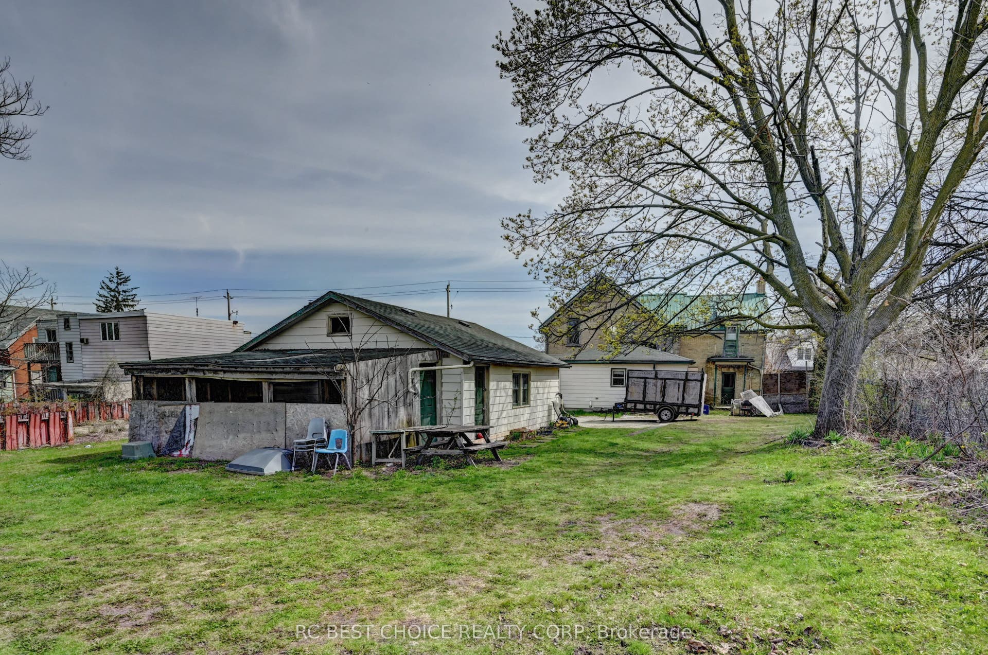 263-265 Mill Street, Kitchener, Waterloo ON N2M 3R4 263-265 Mill Street, Kitchener, Waterloo ON N2M 3R4