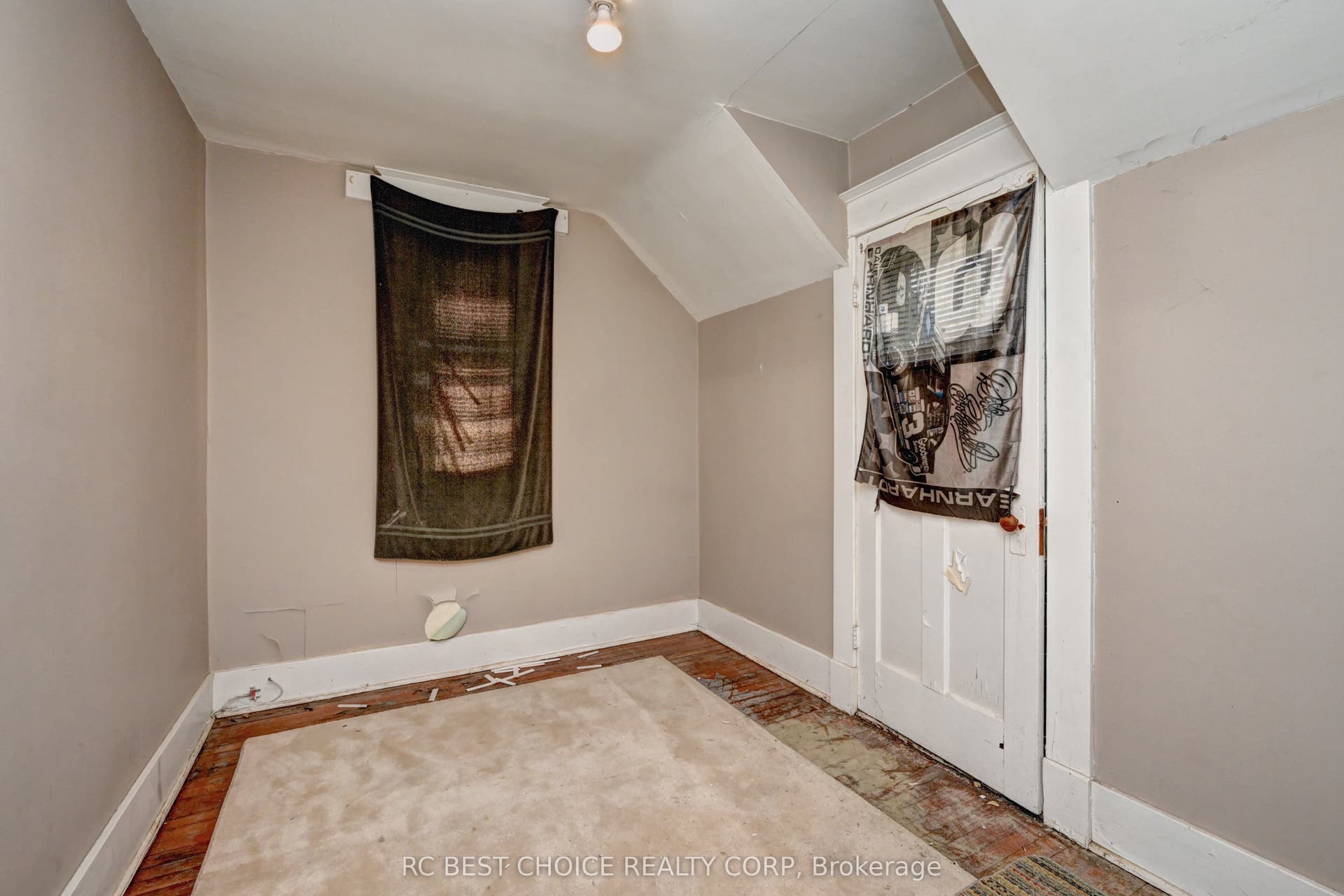 263-265 Mill Street, Kitchener, Waterloo ON N2M 3R4 263-265 Mill Street, Kitchener, Waterloo ON N2M 3R4