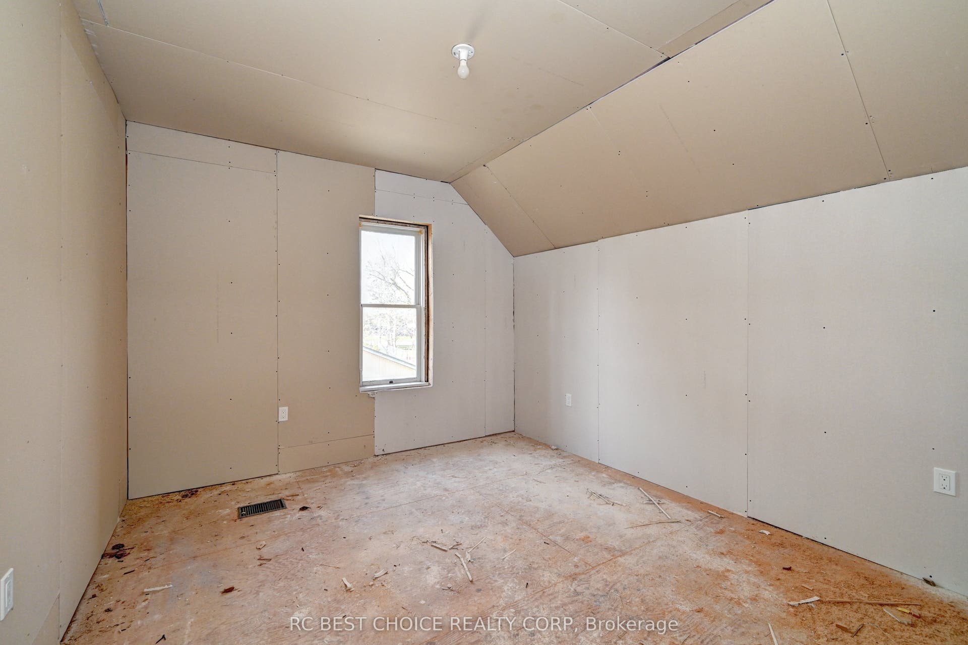 263-265 Mill Street, Kitchener, Waterloo ON N2M 3R4 263-265 Mill Street, Kitchener, Waterloo ON N2M 3R4
