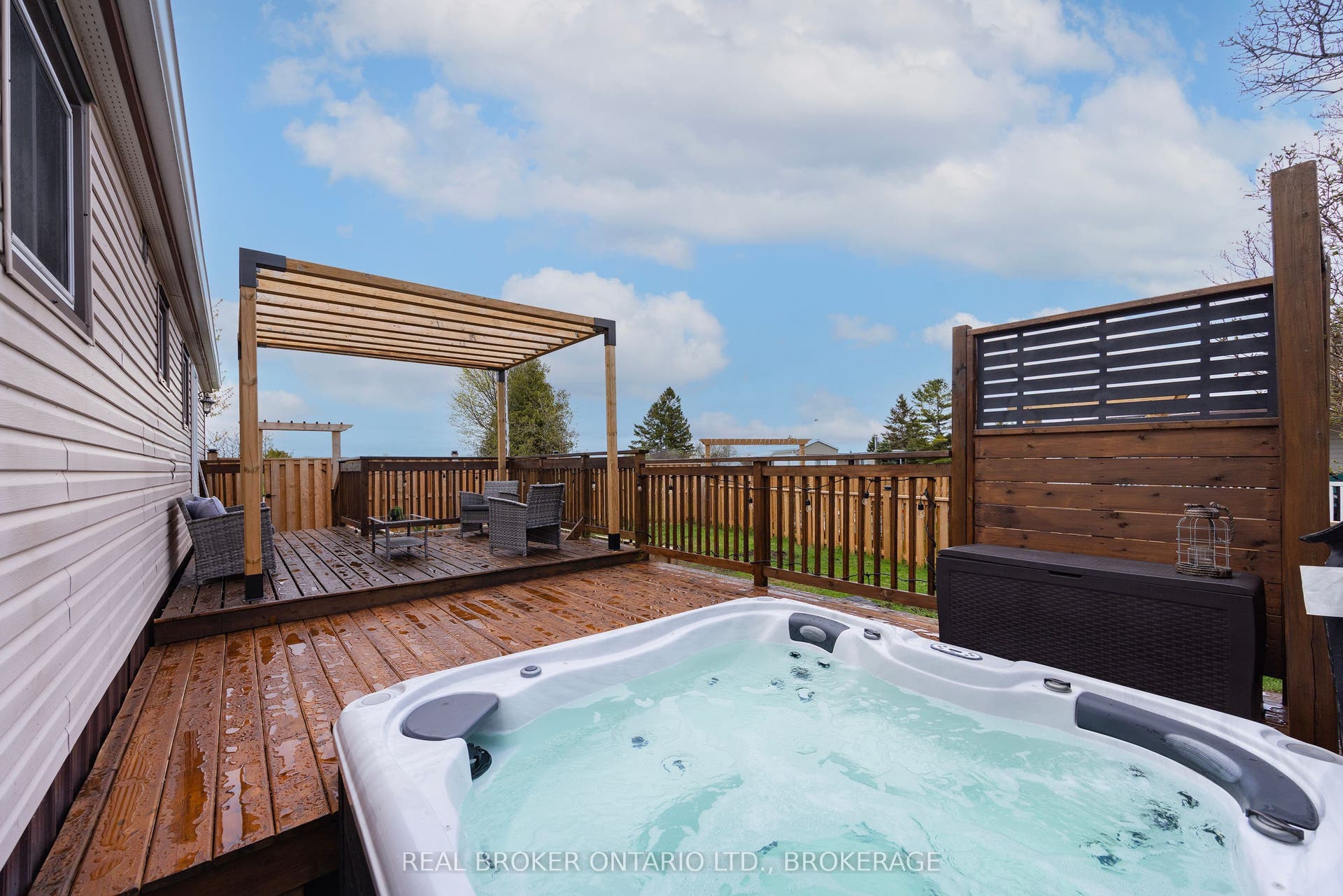 11 HERMES Drive, Kingston, Frontenac ON K7K 5T3 11 HERMES Drive, Kingston, Frontenac ON K7K 5T3