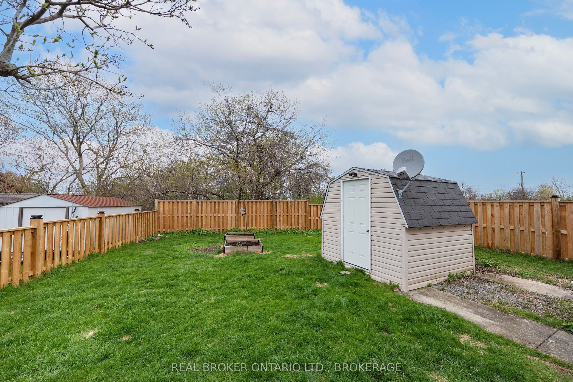 11 HERMES Drive, Kingston, Frontenac ON K7K 5T3 11 HERMES Drive, Kingston, Frontenac ON K7K 5T3