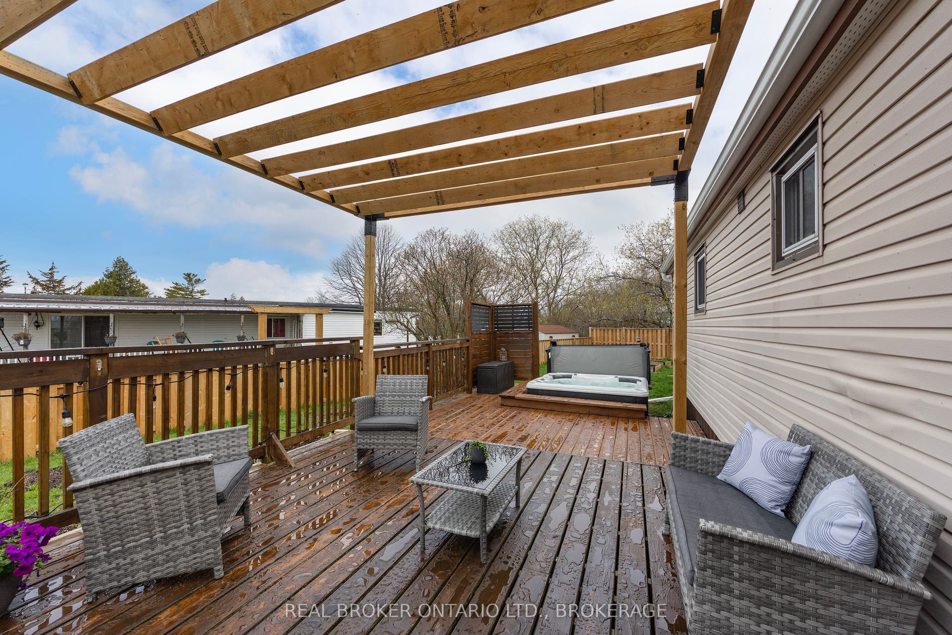 11 HERMES Drive, Kingston, Frontenac ON K7K 5T3 11 HERMES Drive, Kingston, Frontenac ON K7K 5T3