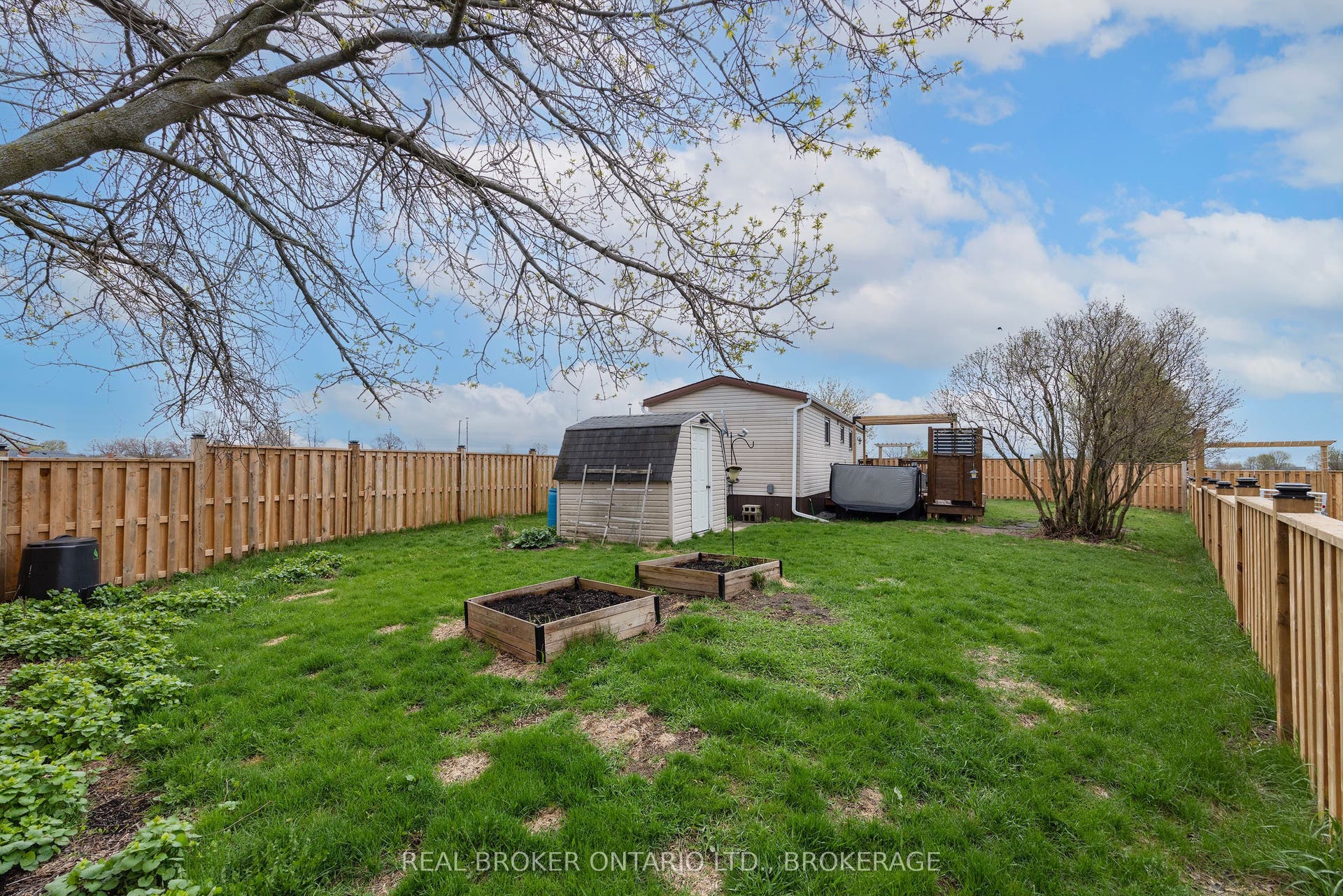 11 HERMES Drive, Kingston, Frontenac ON K7K 5T3 11 HERMES Drive, Kingston, Frontenac ON K7K 5T3