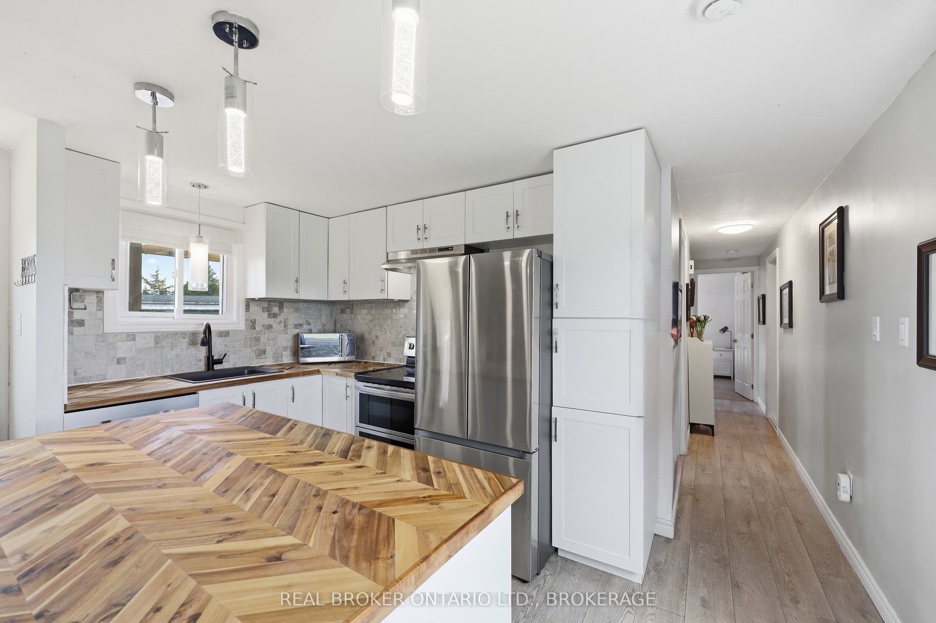 11 HERMES Drive, Kingston, Frontenac ON K7K 5T3 11 HERMES Drive, Kingston, Frontenac ON K7K 5T3