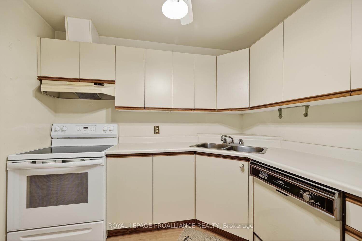 820 Laurier Boulevard, #205, Brockville, Leeds And Grenville ON K6V 6Z2 820 Laurier Boulevard, #205, Brockville, Leeds And Grenville ON K6V 6Z2