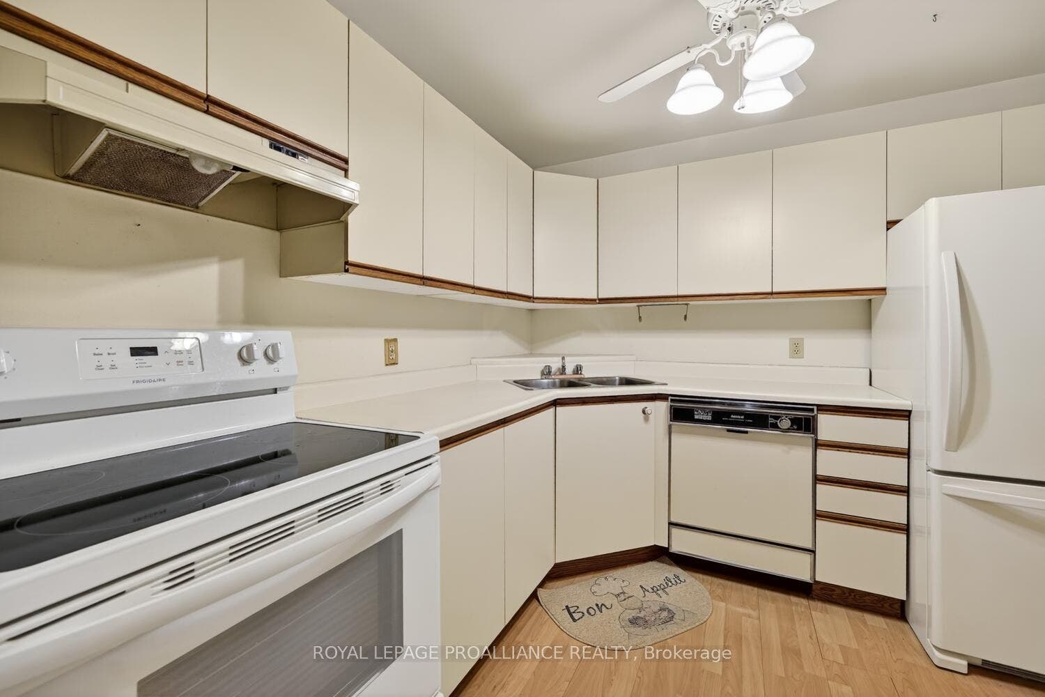 820 Laurier Boulevard, #205, Brockville, Leeds And Grenville ON K6V 6Z2 820 Laurier Boulevard, #205, Brockville, Leeds And Grenville ON K6V 6Z2