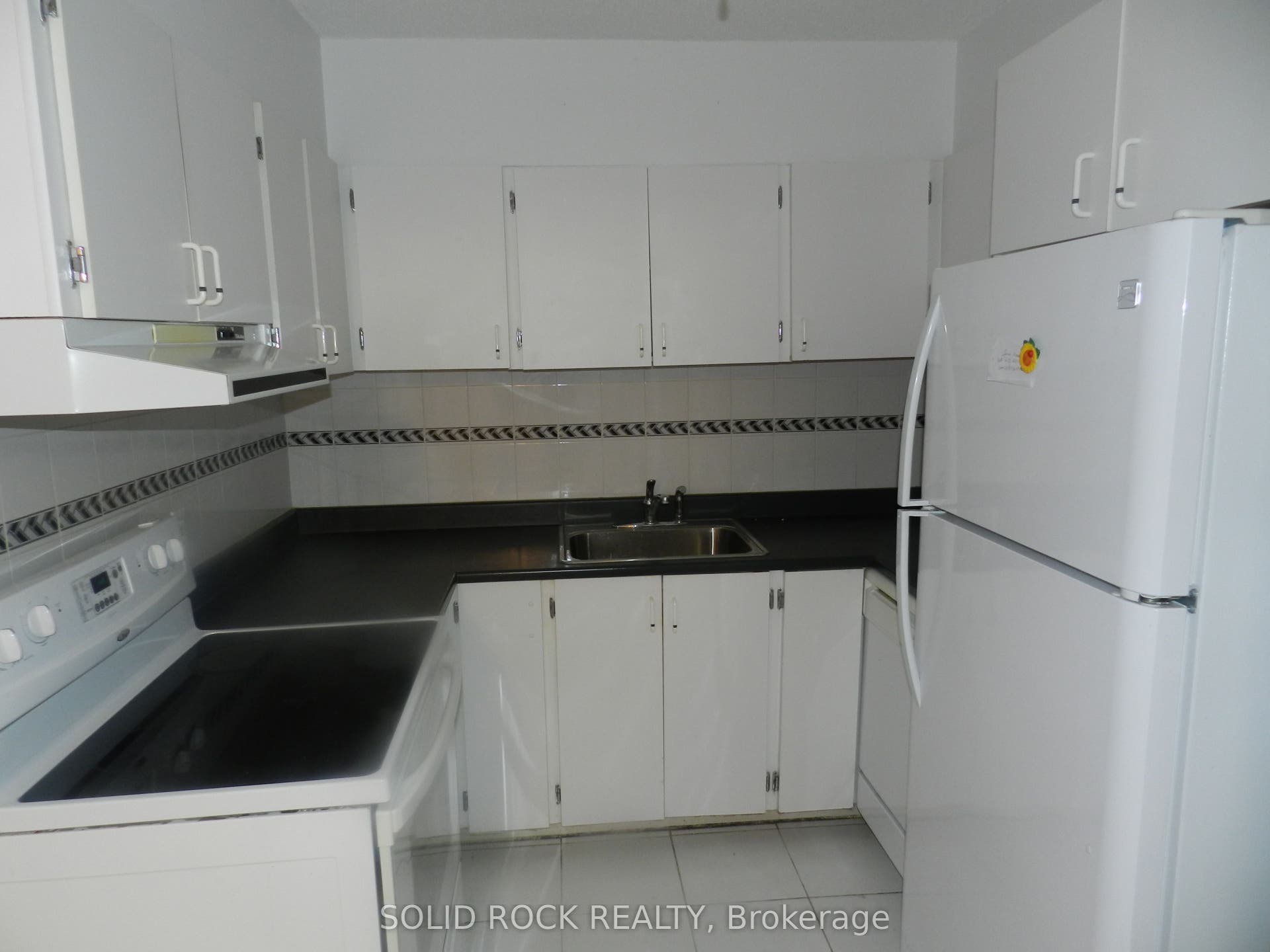 158 A E MCARTHUR Avenue E, #1501, Vanier And Kingsview Park, Ottawa ON K1L 7E7