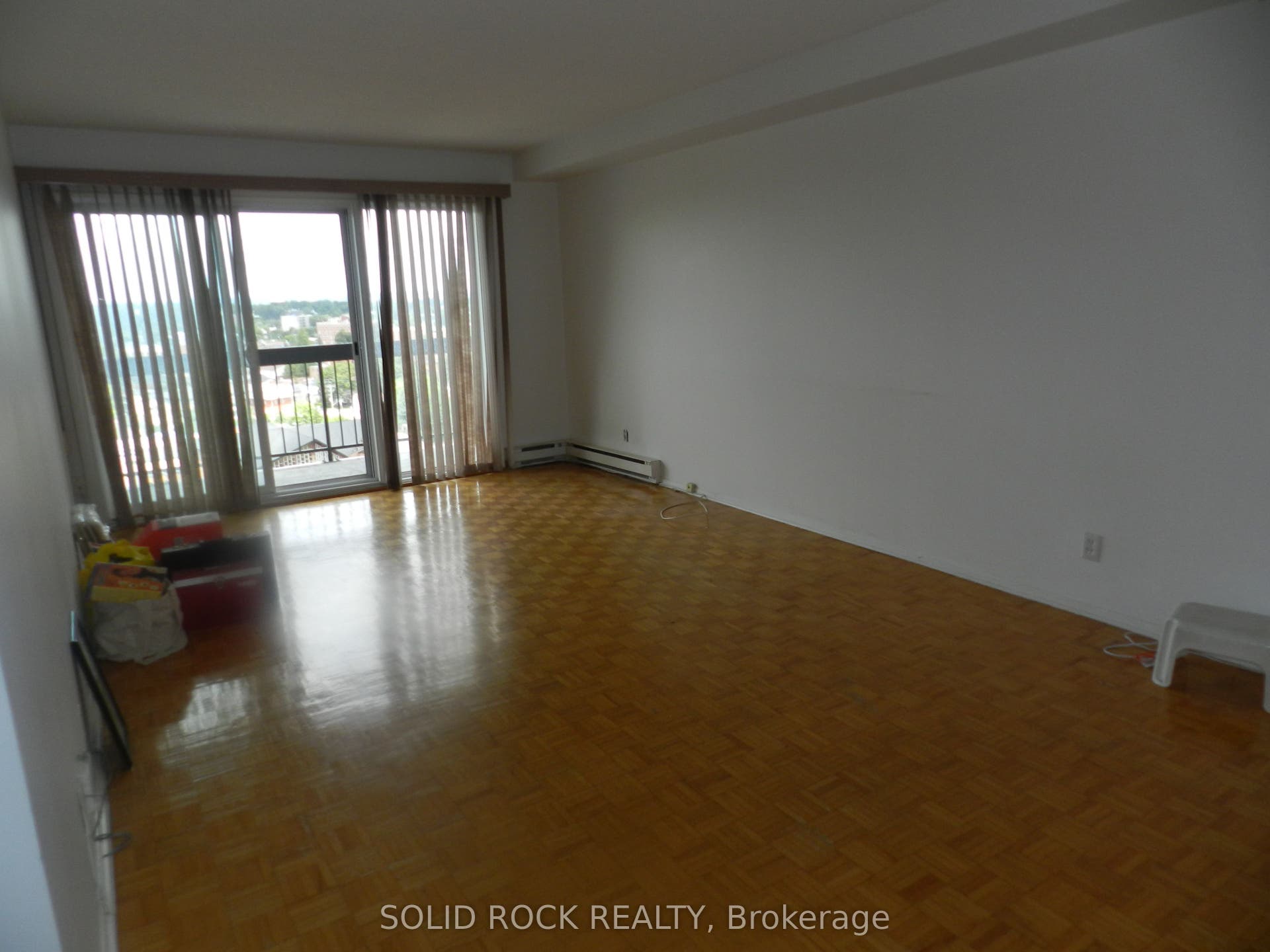 158 A E MCARTHUR Avenue E, #1501, Vanier And Kingsview Park, Ottawa ON K1L 7E7