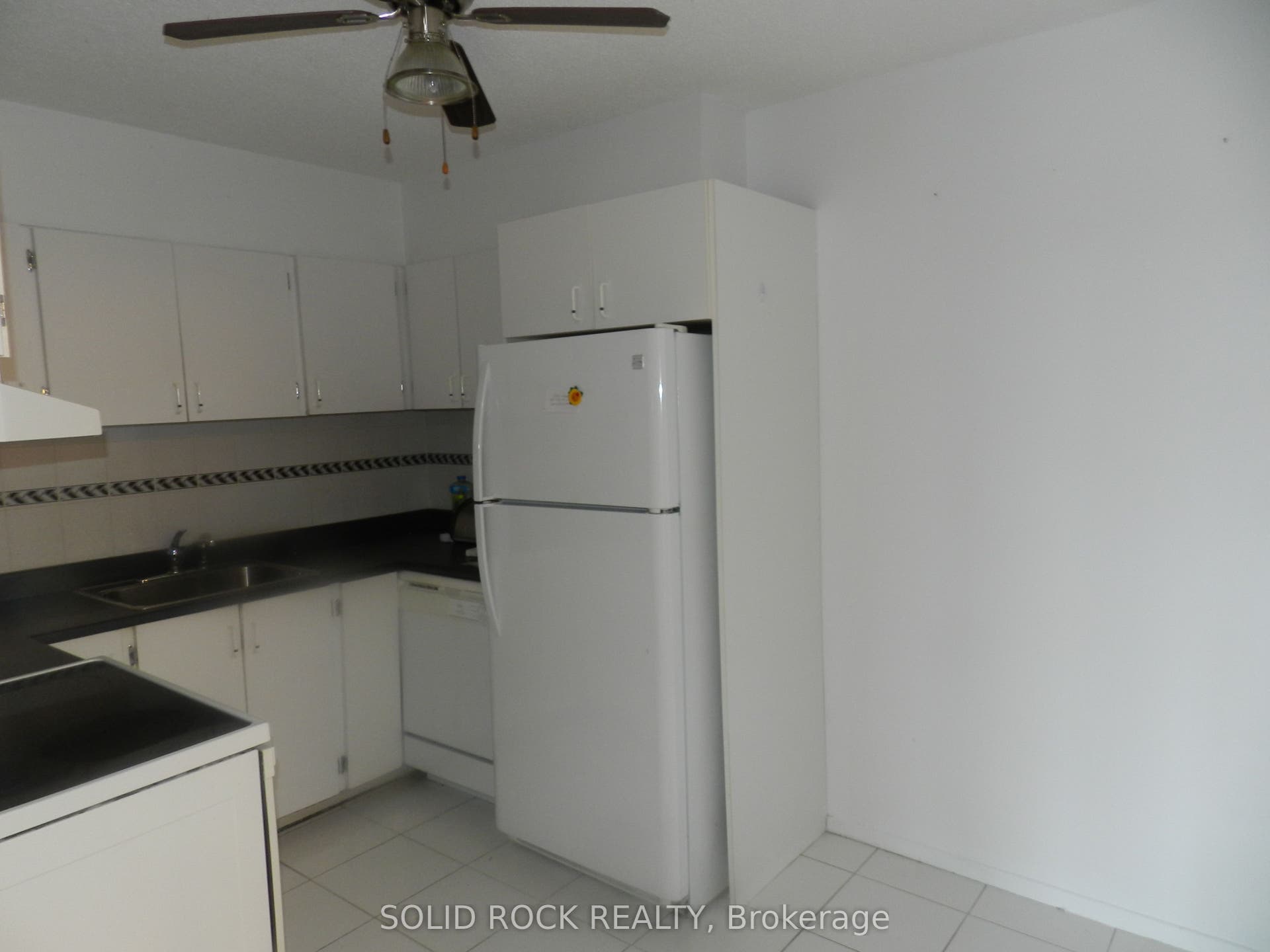 158 A E MCARTHUR Avenue E, #1501, Vanier And Kingsview Park, Ottawa ON K1L 7E7