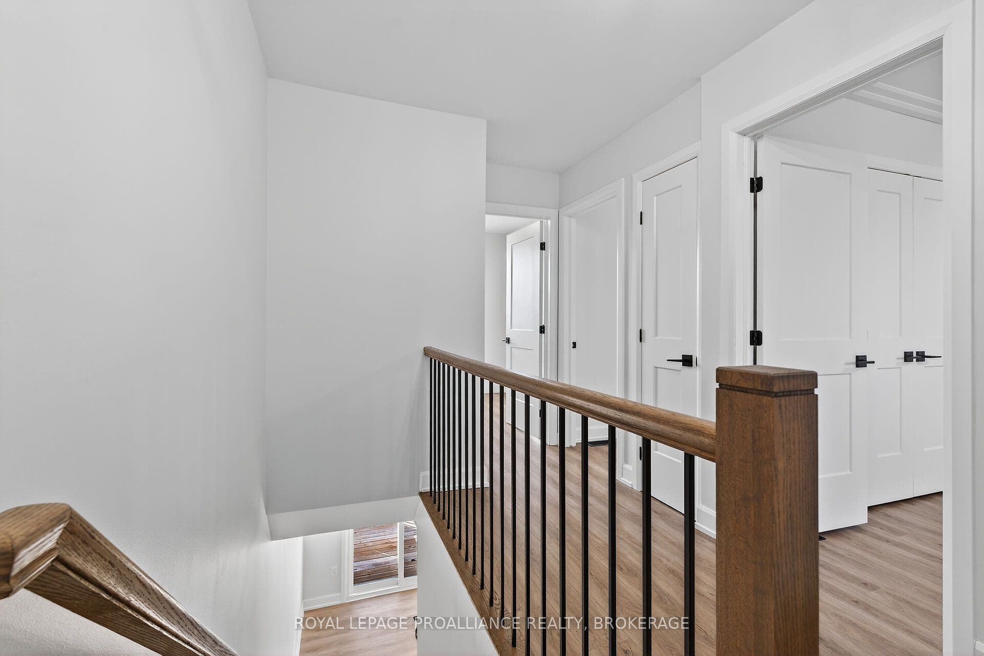 957 Oakview Avenue, Kingston, Frontenac ON K7M 6W9 957 Oakview Avenue, Kingston, Frontenac ON K7M 6W9